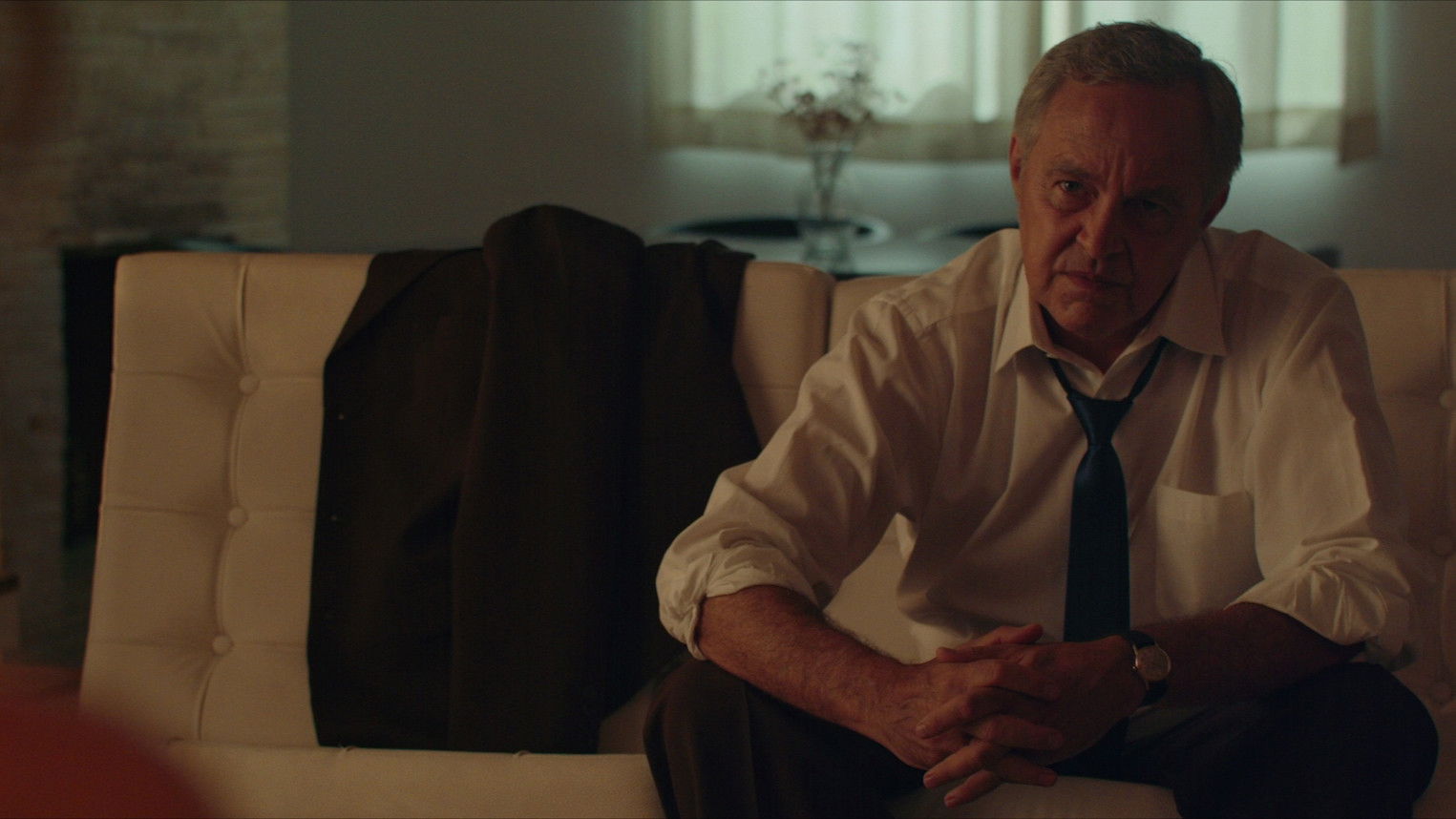 Backdrop for Aquela Sombra Em Seu Sorriso