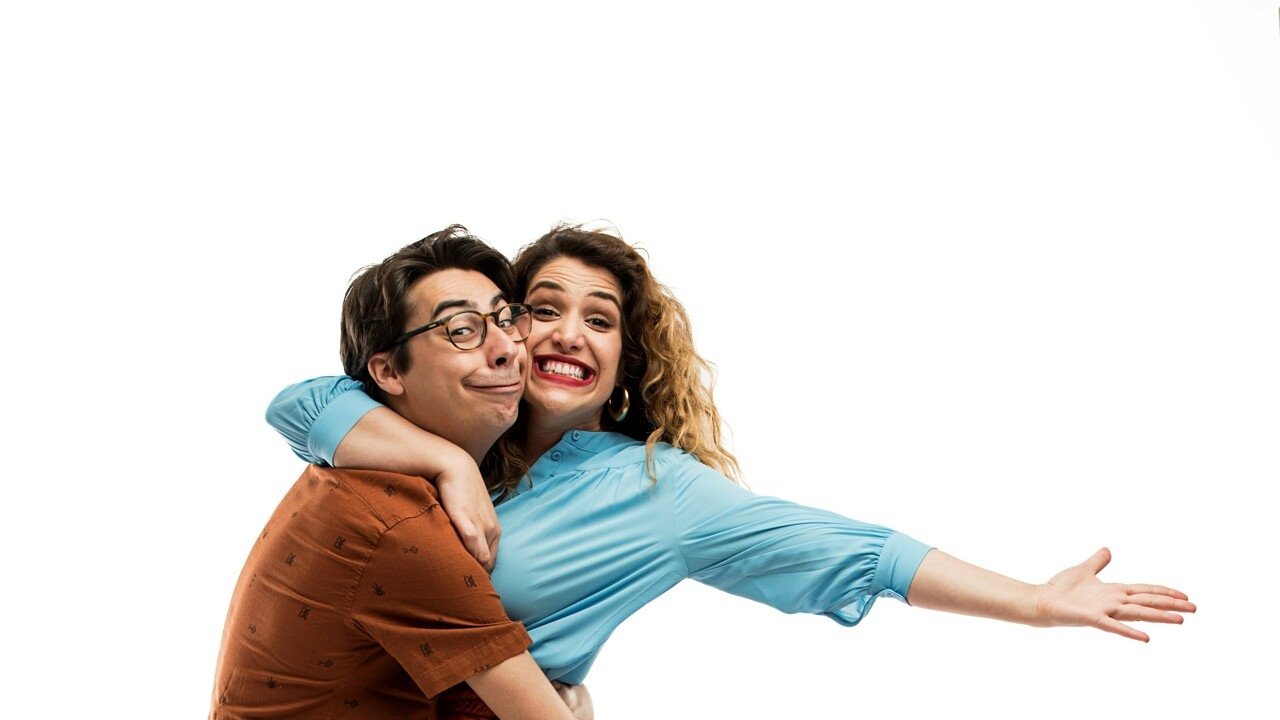 Backdrop for Un mondo sotto social