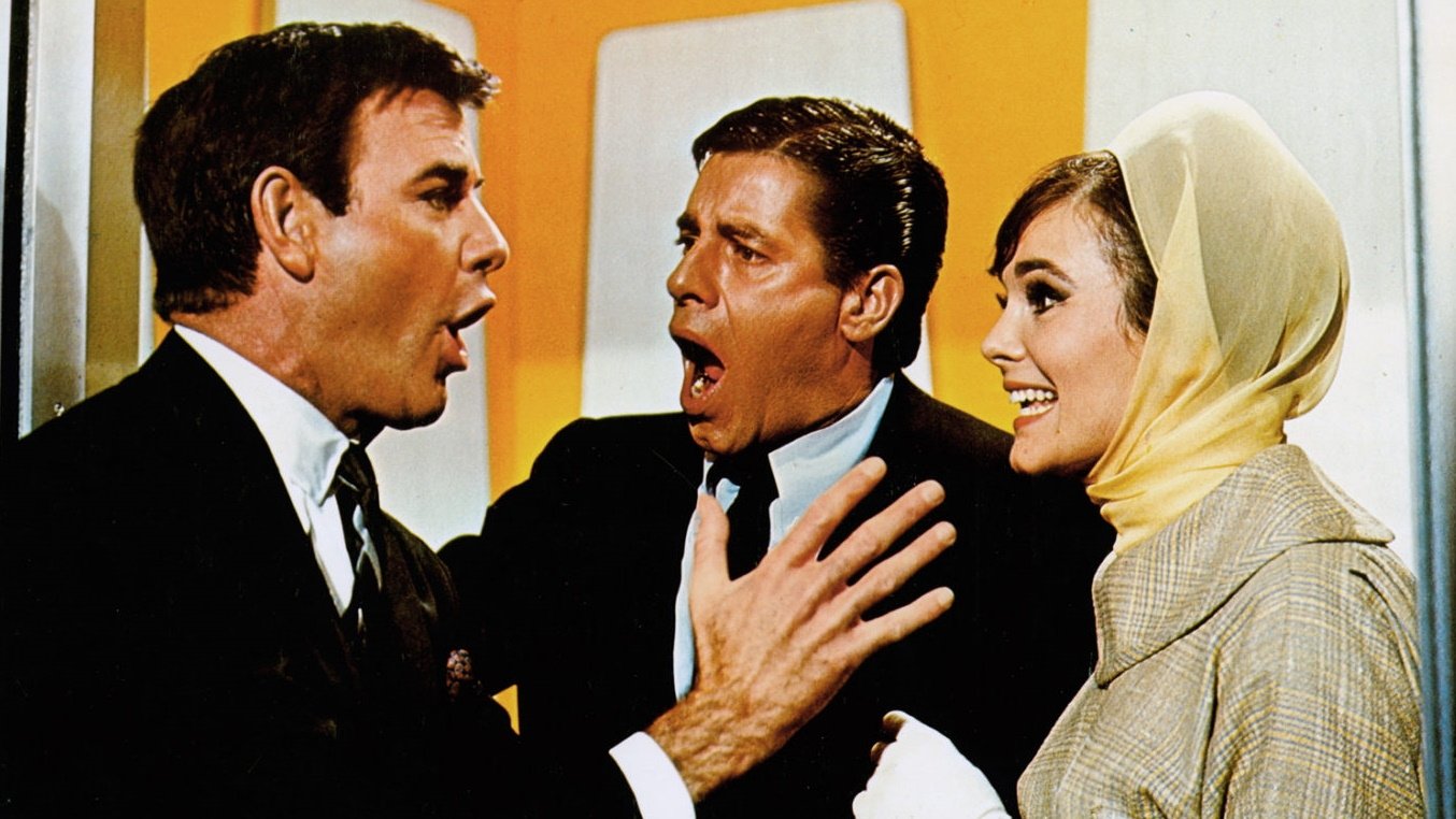 Backdrop for Three on a Couch