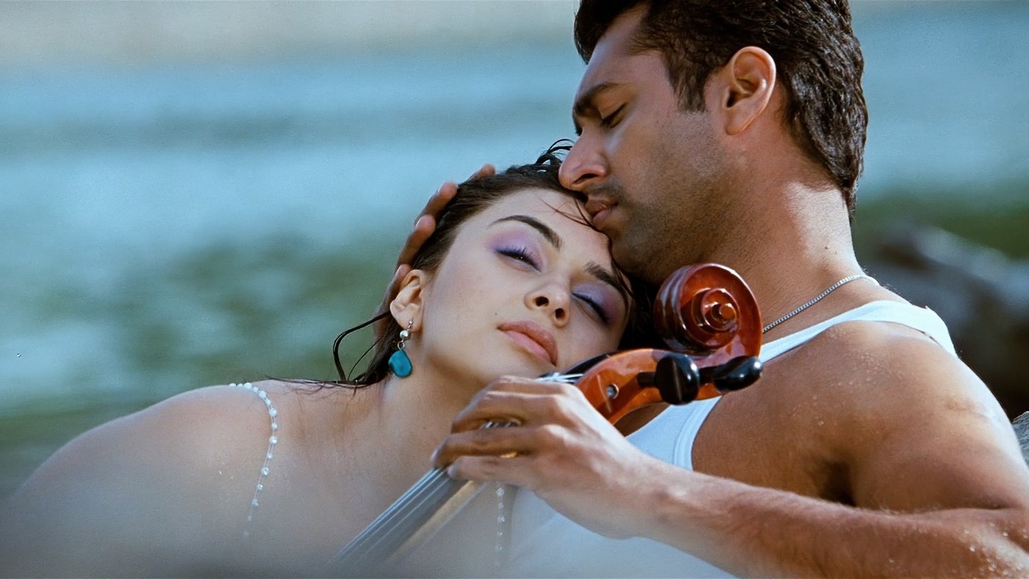 Backdrop for Engeyum Kadhal