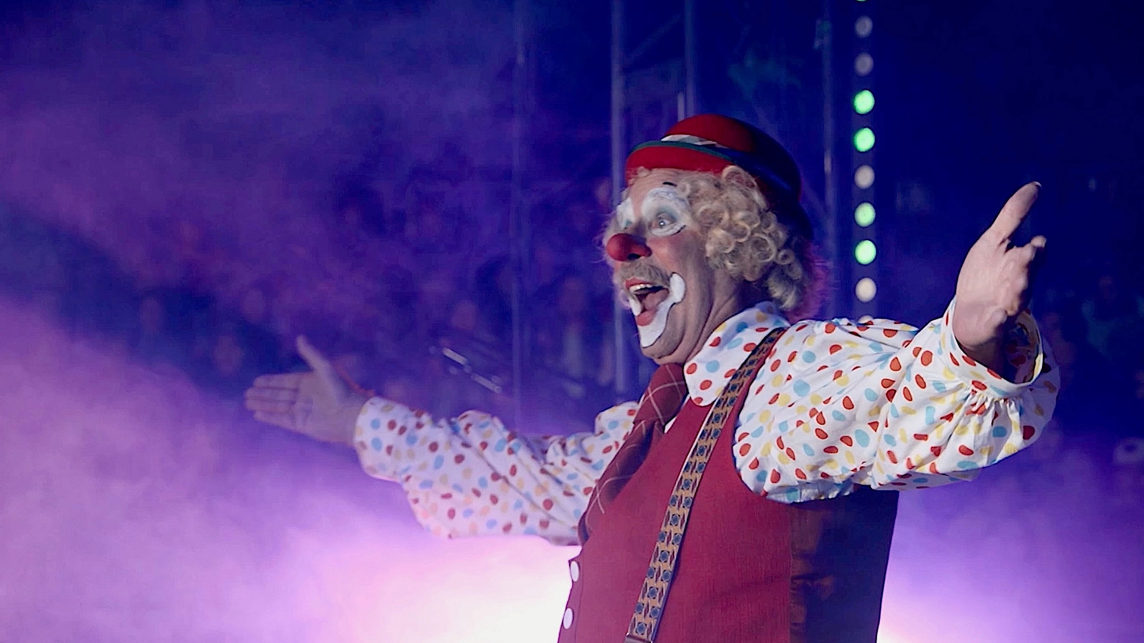 Backdrop for Pelle Hermanni ja Hypnotisoija