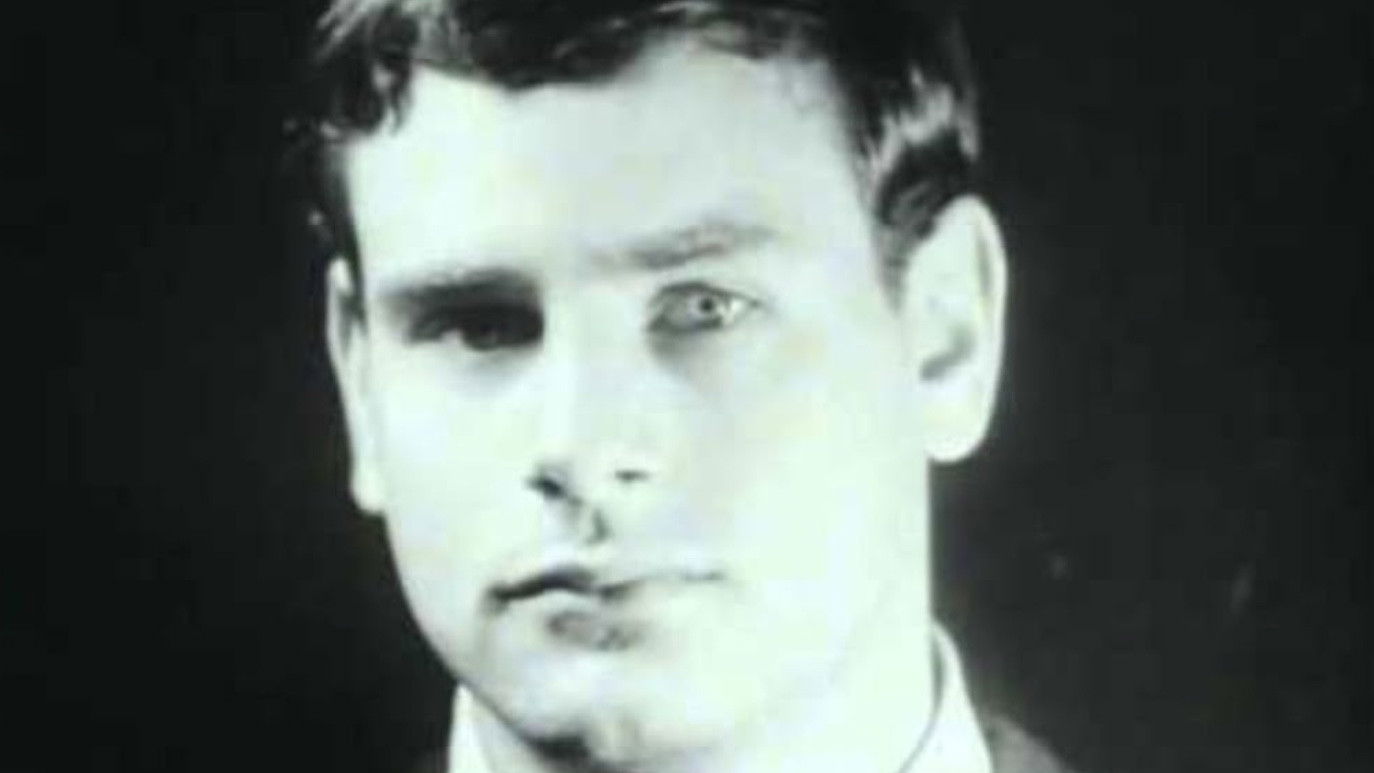 Backdrop for Screen Test: Helmut