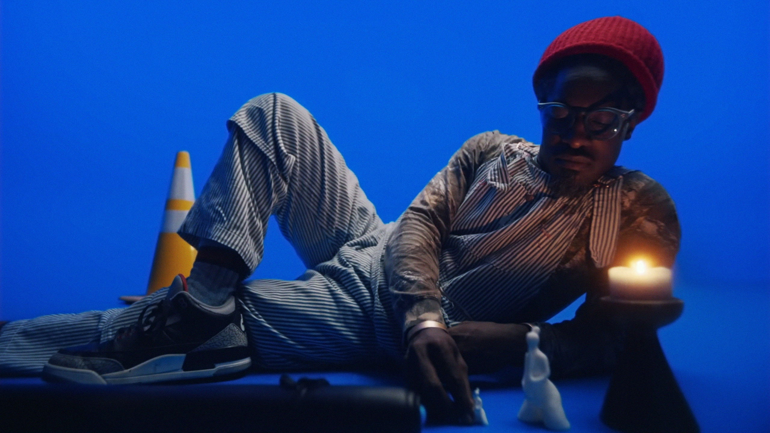 Backdrop for André 3000: New Blue Sun (Listening)
