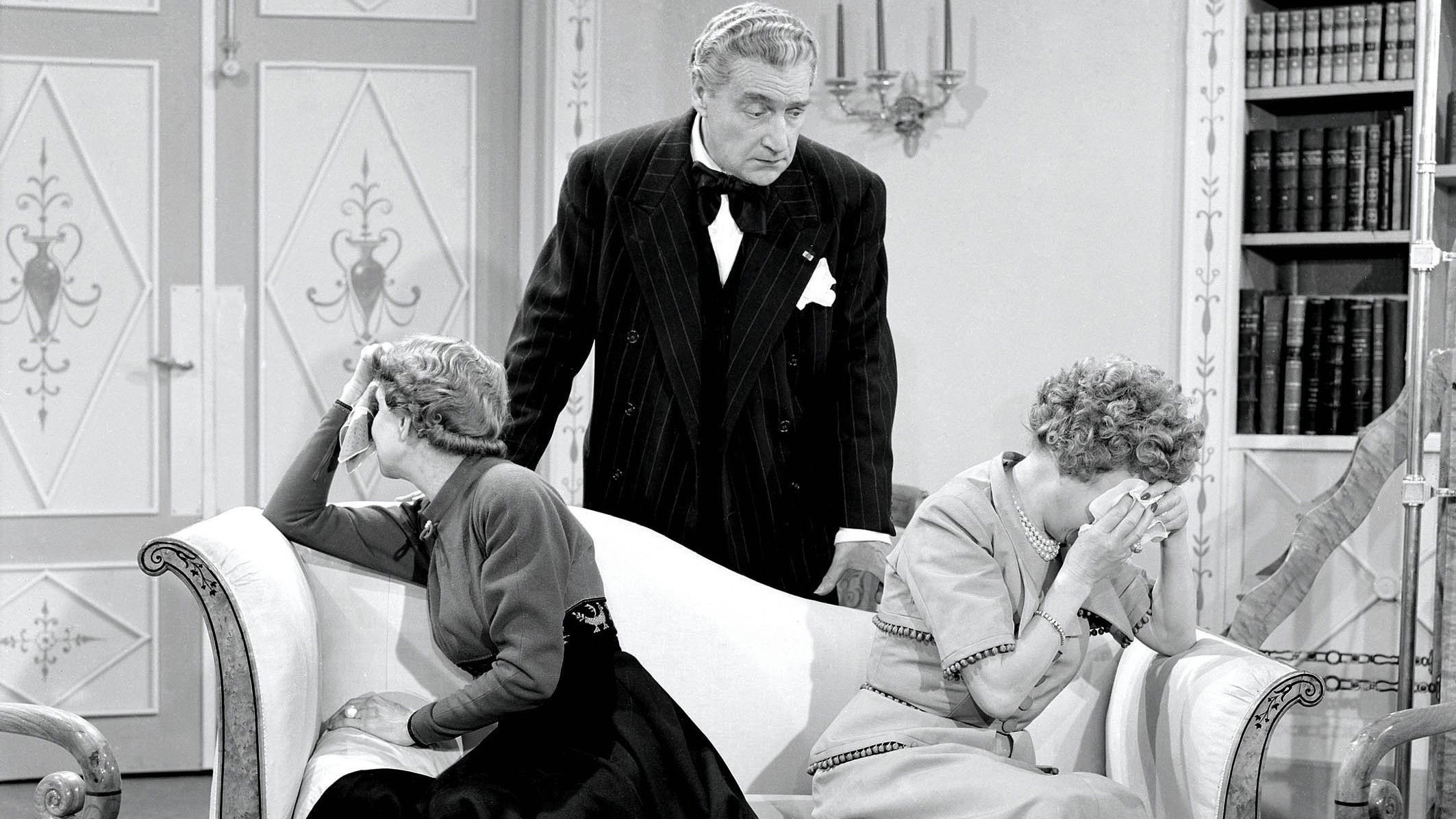 Backdrop for Two Doves