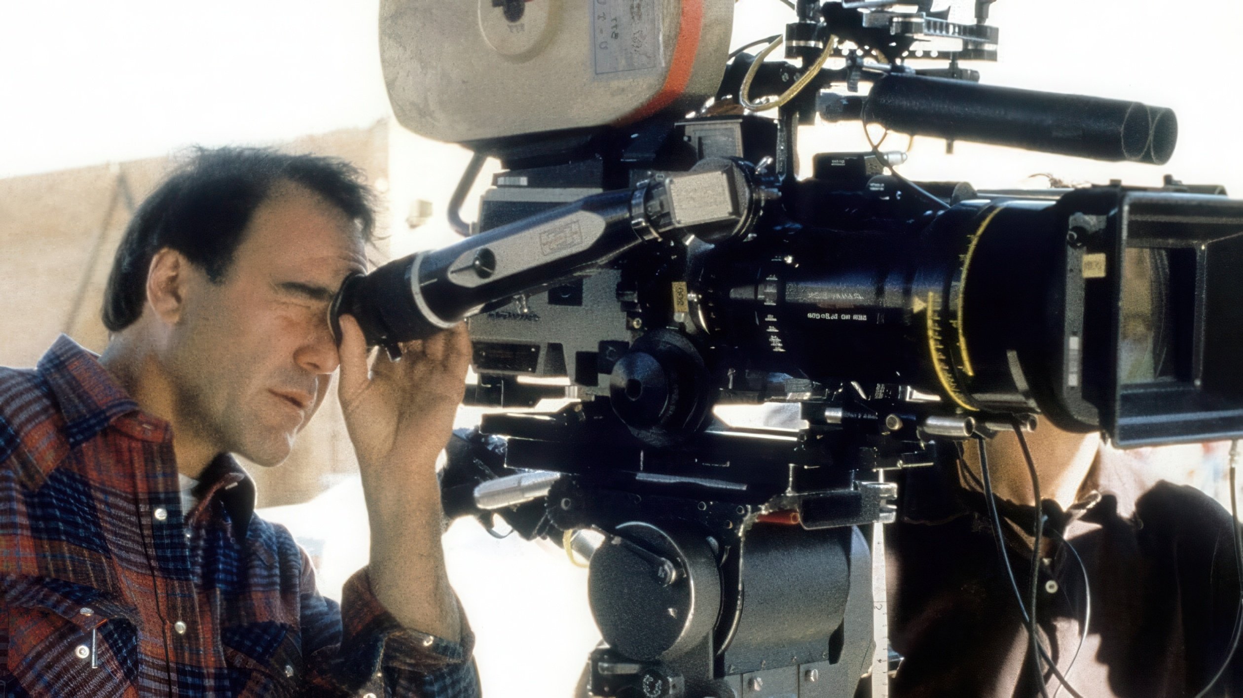 Backdrop for Oliver Stone: El outsider