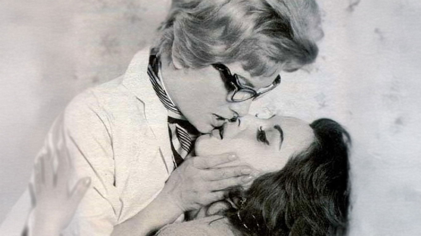 Backdrop for Istanbul Give Me Your Hand