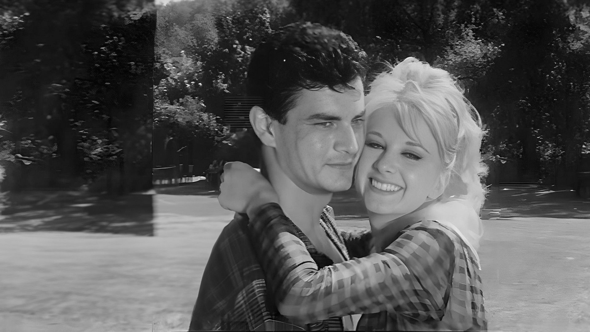 Backdrop for Tığ Gibi Delikanlı