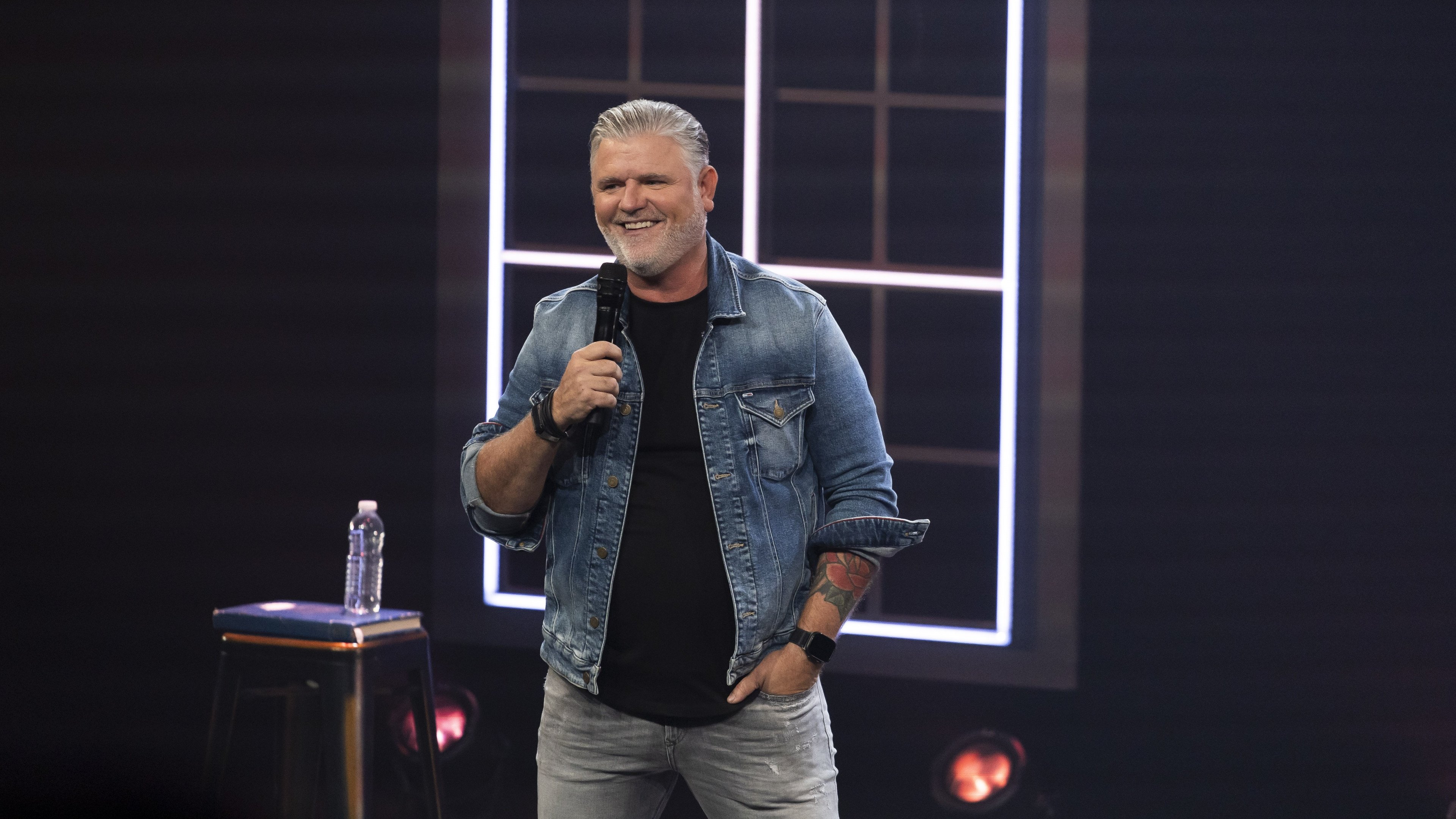 Backdrop for Dominic Paquet: Laisse-moi partir