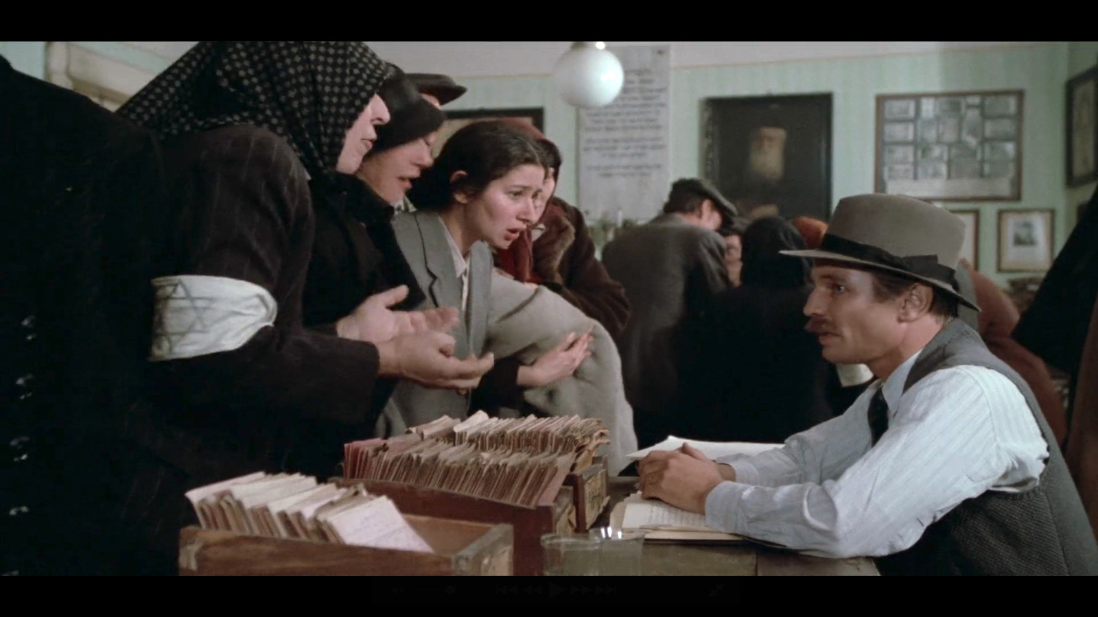 Backdrop for Au nom de tous les miens