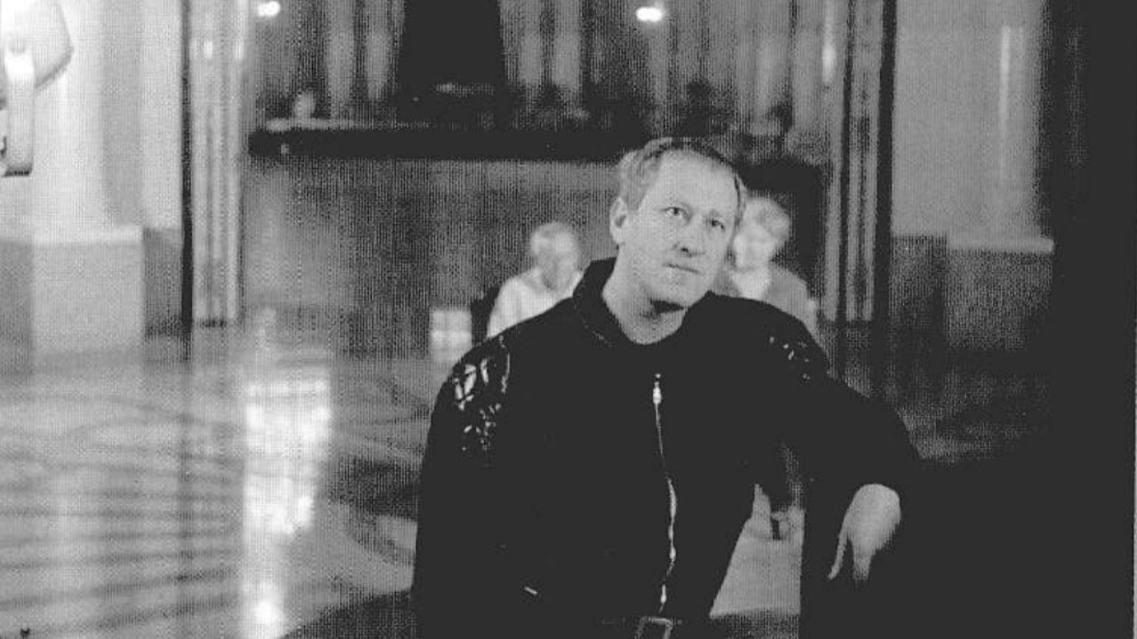 Backdrop for ¿Quién está matando a los gorriones?