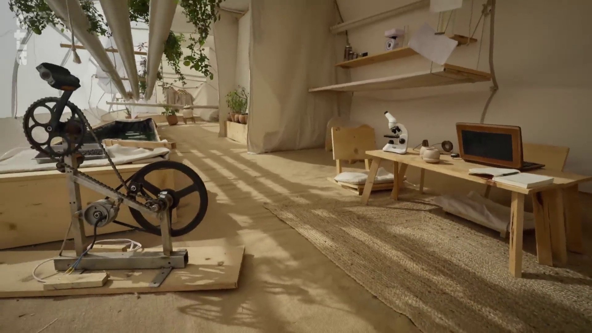 Backdrop for L'expérience biosphère : 120 jours dans le désert