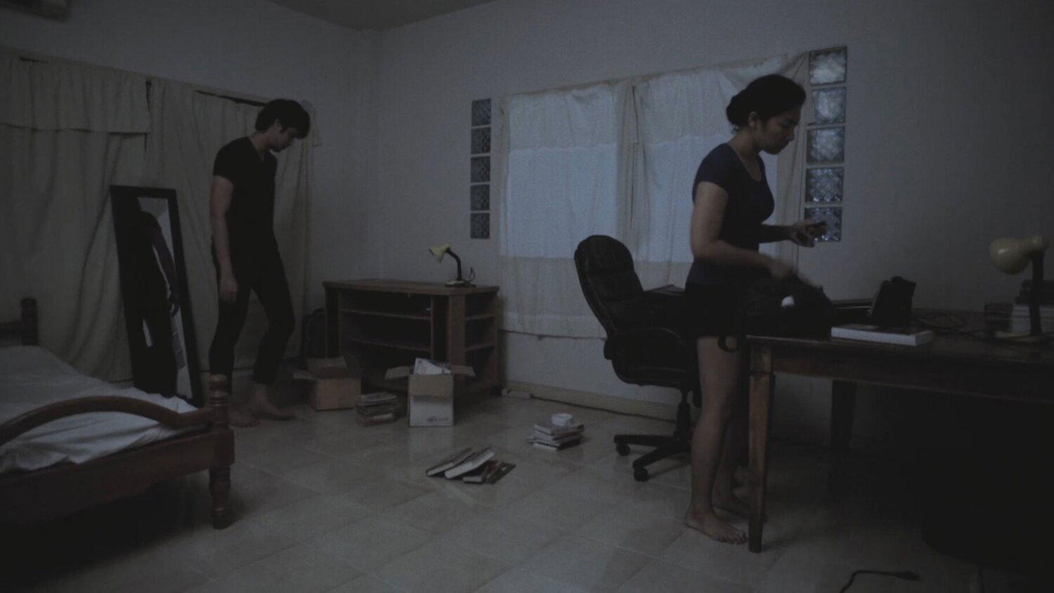 Backdrop for 2413402