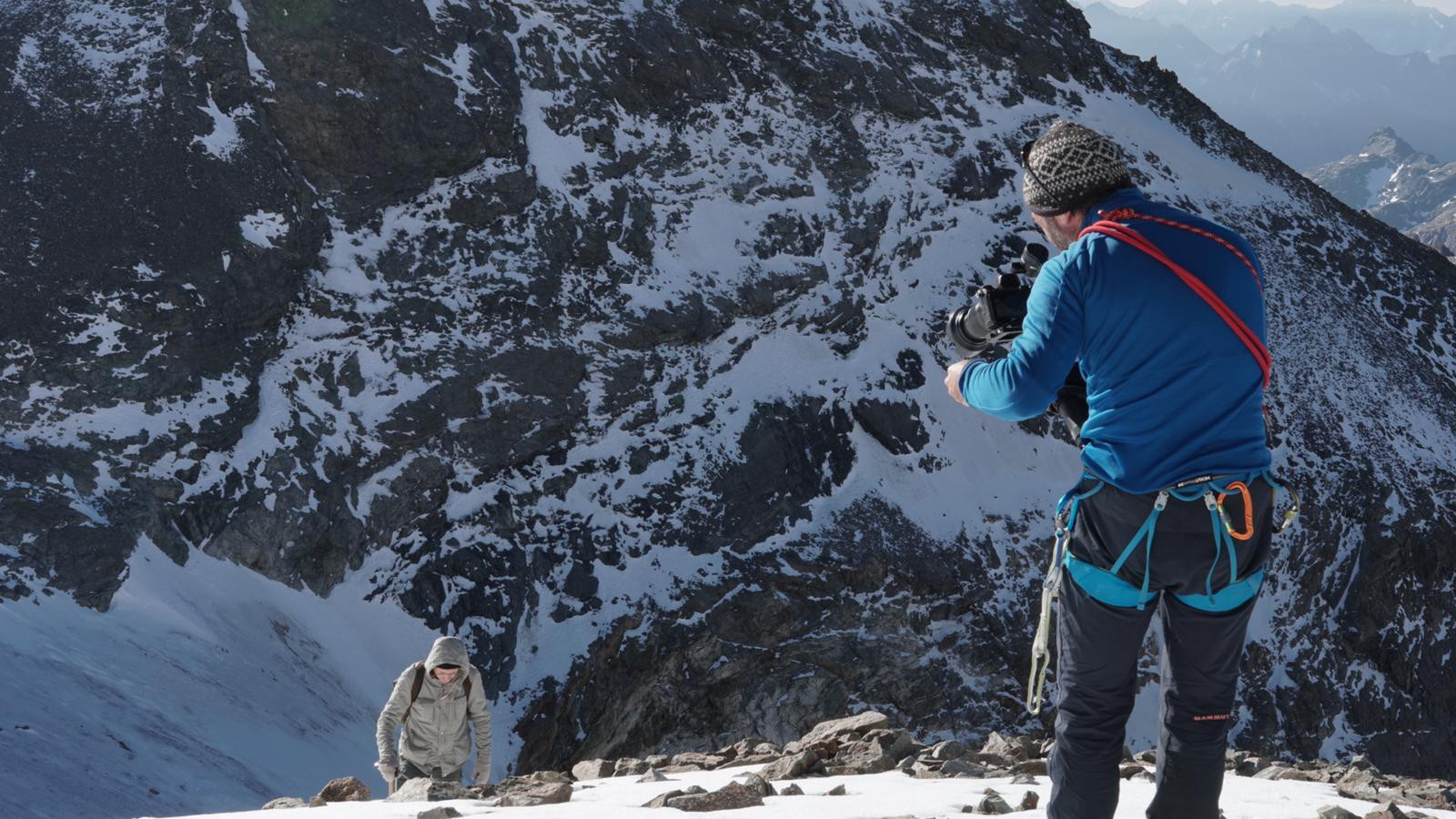 Backdrop for Von Scerscen.- Diario di un'indagine