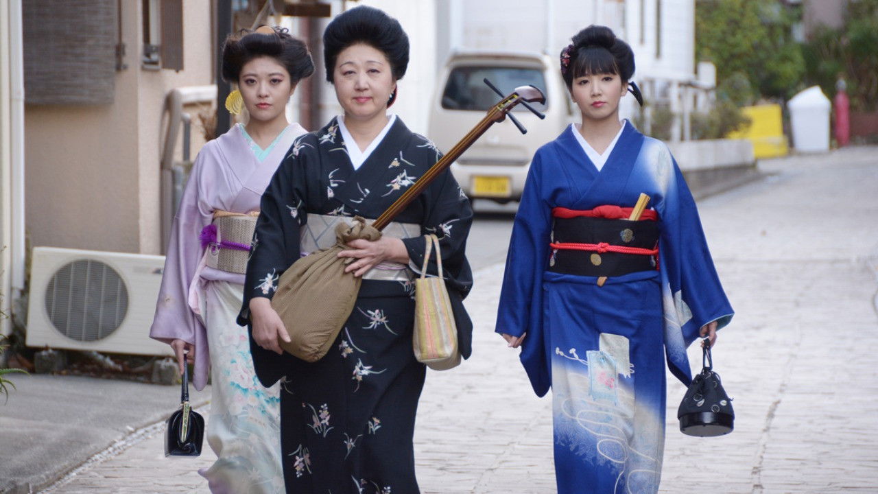 Backdrop for Hot Spring Geisha Pillow Performance in the Tatami Room