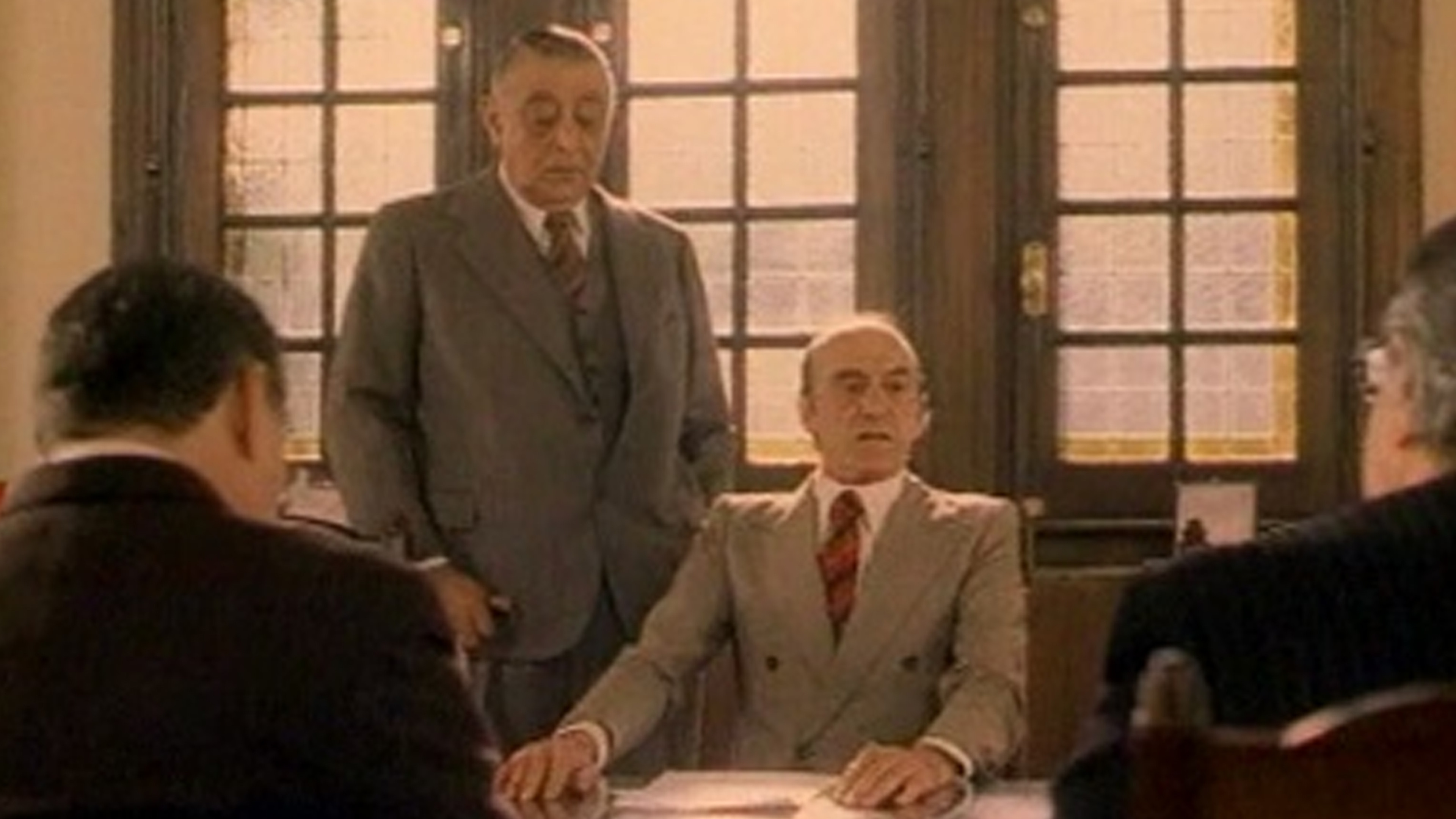 Backdrop for Historias Breves III: Nostalgia en la mesa 8