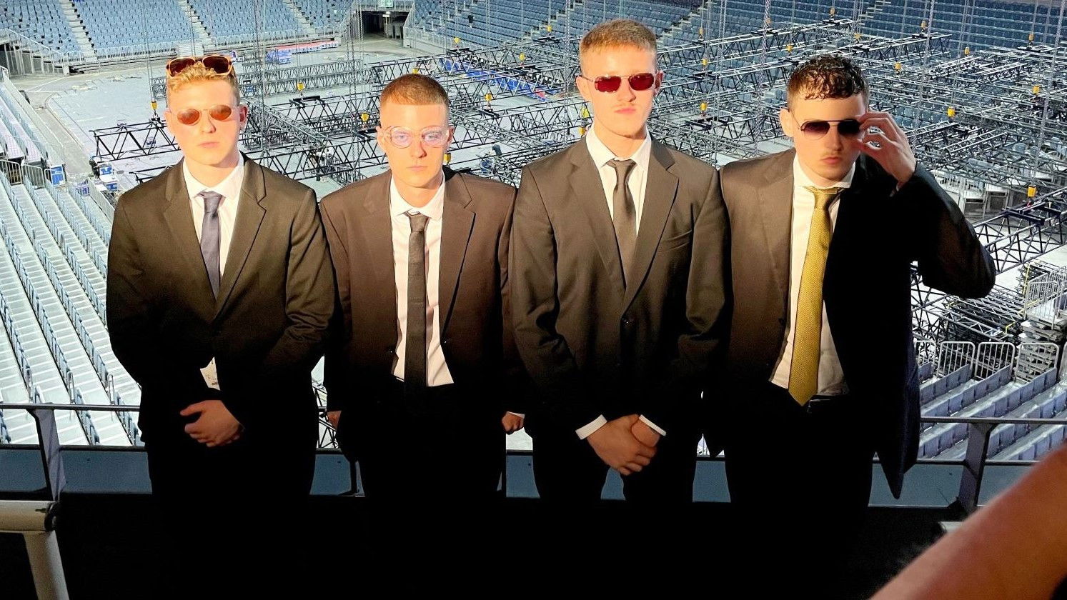 Backdrop for All In - Der Arena Stunt