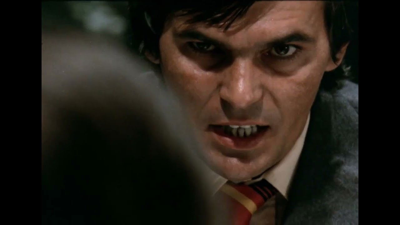 Backdrop for Hívójel