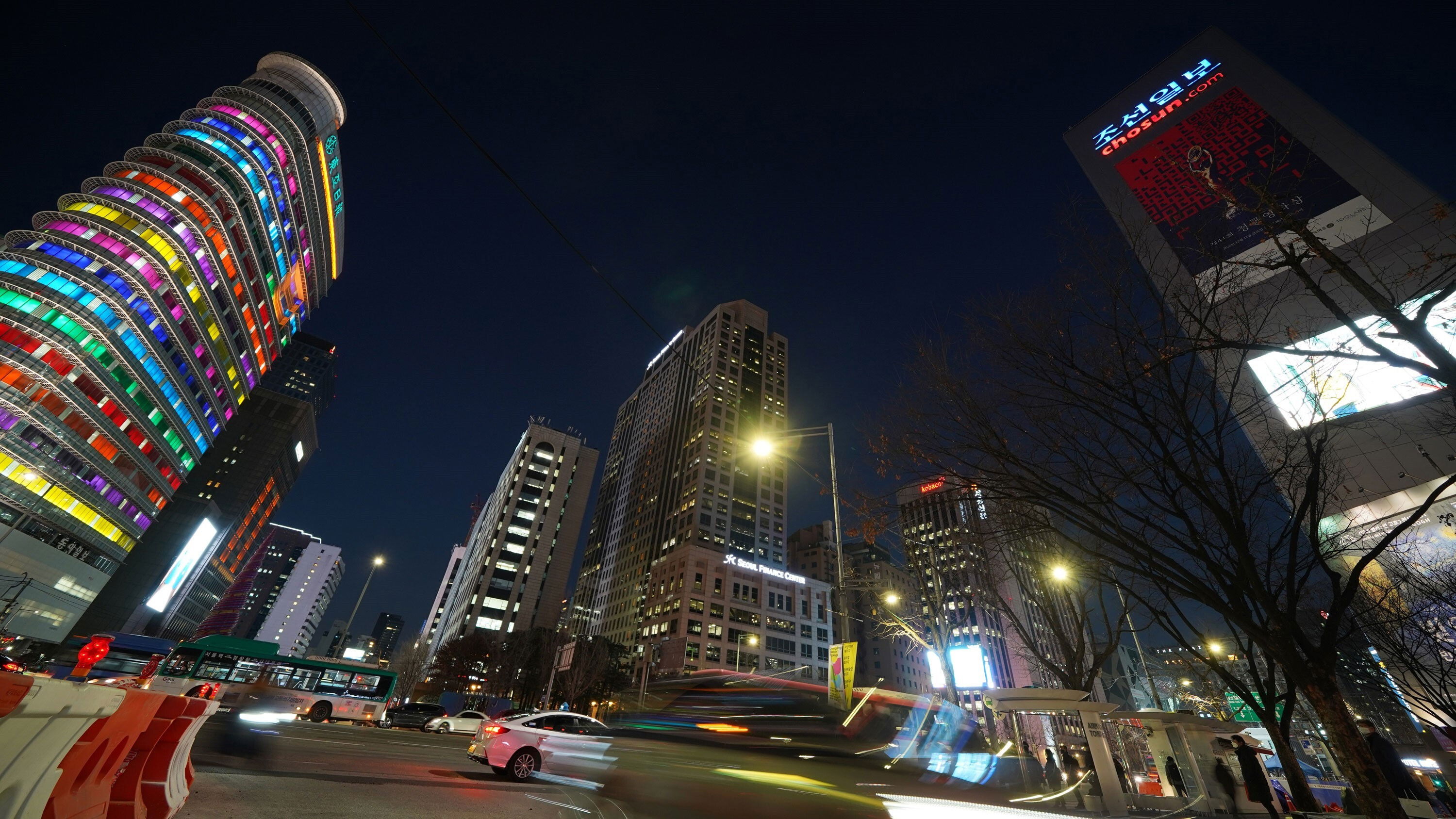 Backdrop for Media Mafia: a Tale of Two Newspapers