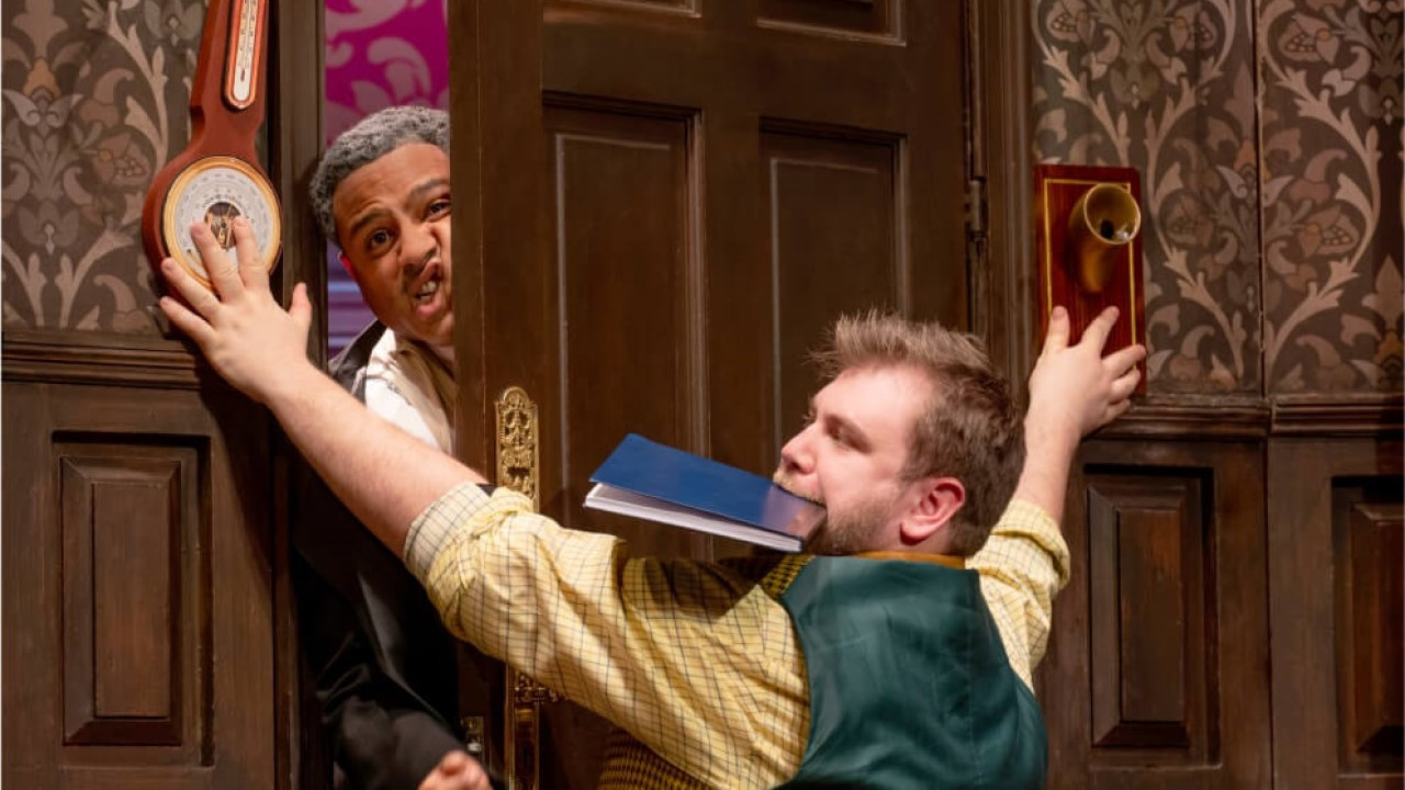 Backdrop for The Play That Goes Wrong