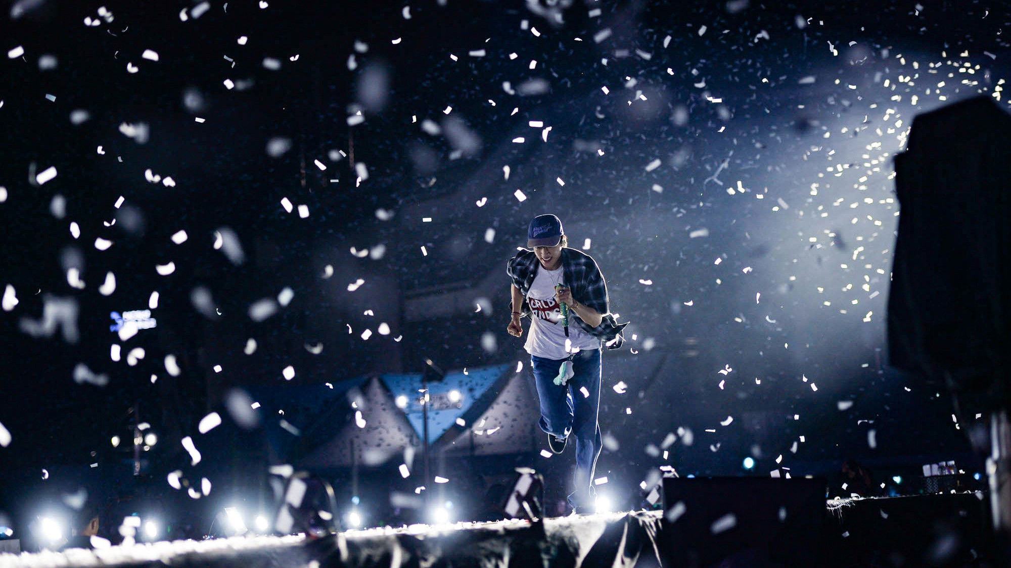 Backdrop for #RUNSEOKJIN_EP.TOUR THE MOVIE