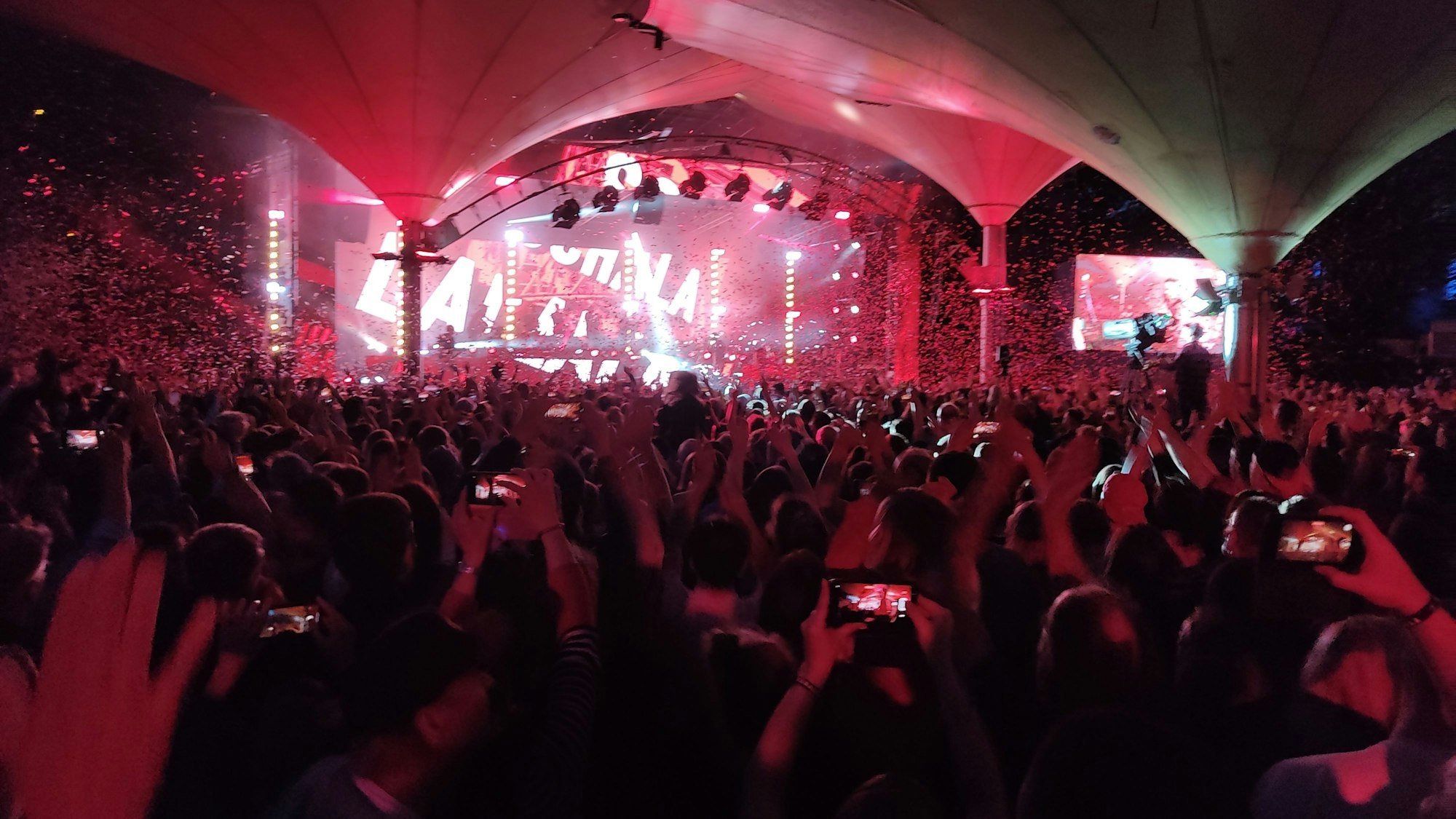 Backdrop for Kasalla: Aff noh drusse - Open-Air Tanzbrunnen