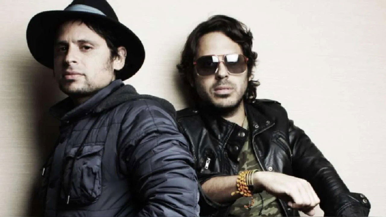 Backdrop for Servando and Florentino in your room