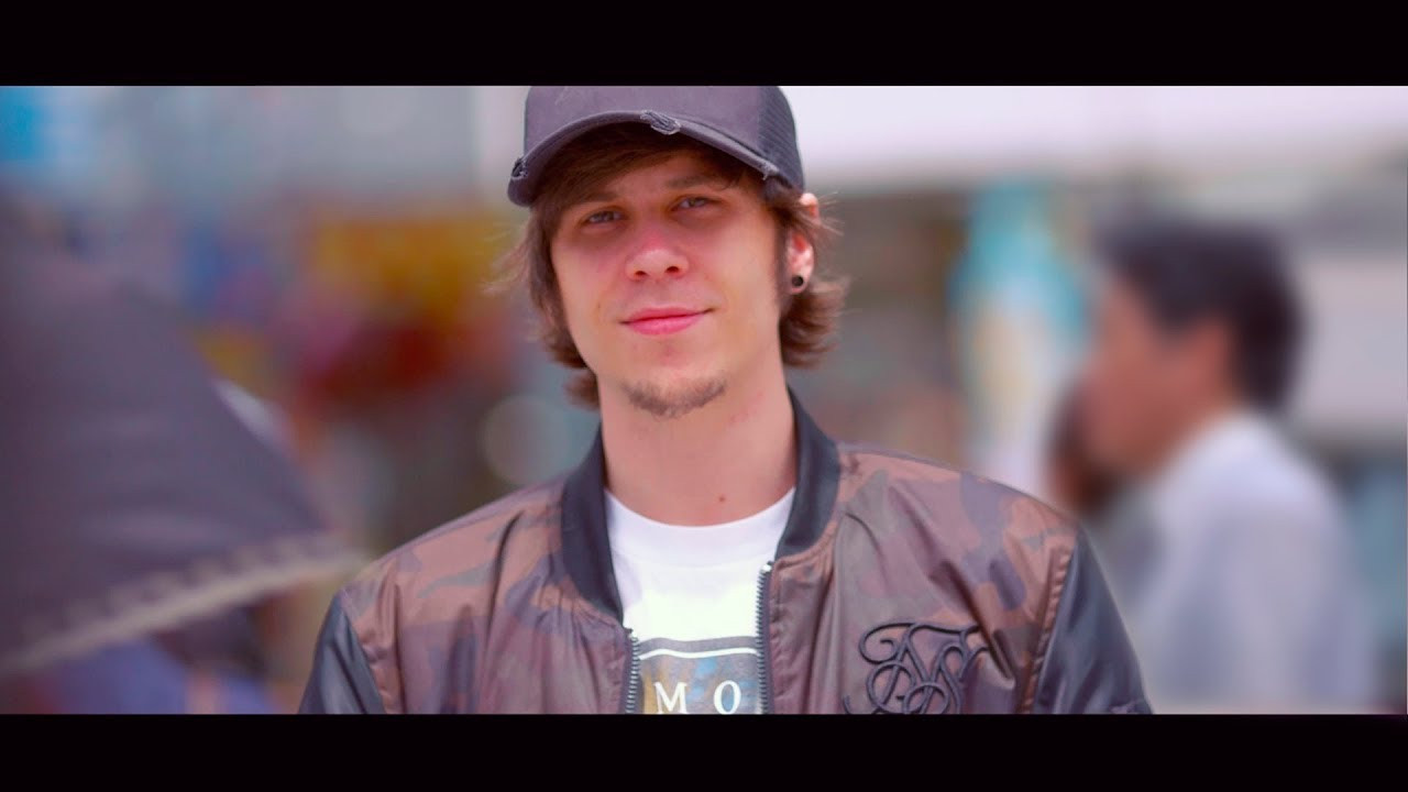 Backdrop for De Rubén a Rubius: El Viaje de un Virtual Hero