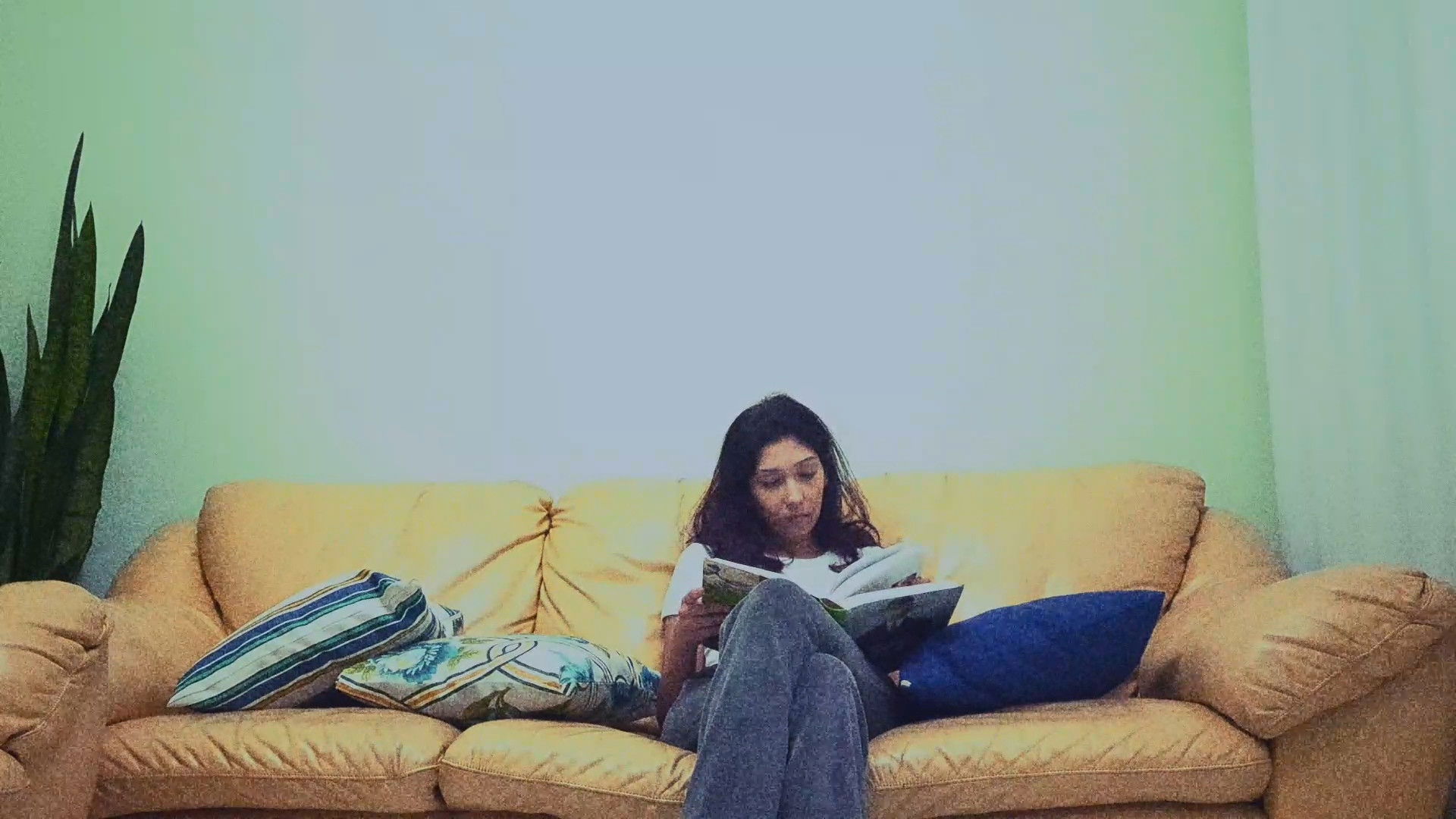 Backdrop for Eu, Ela, Yo, Ella, Io, Lei, Me, She, and Her