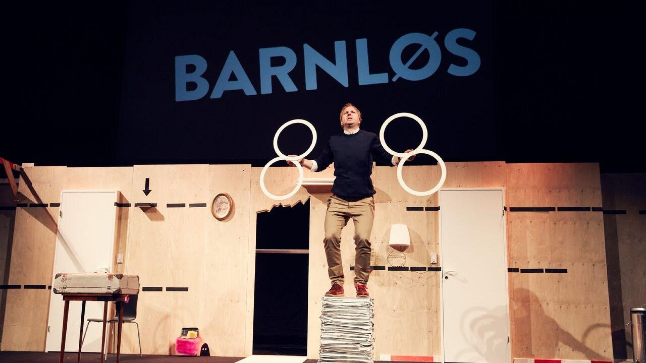 Backdrop for Rune Klan: Barnløs