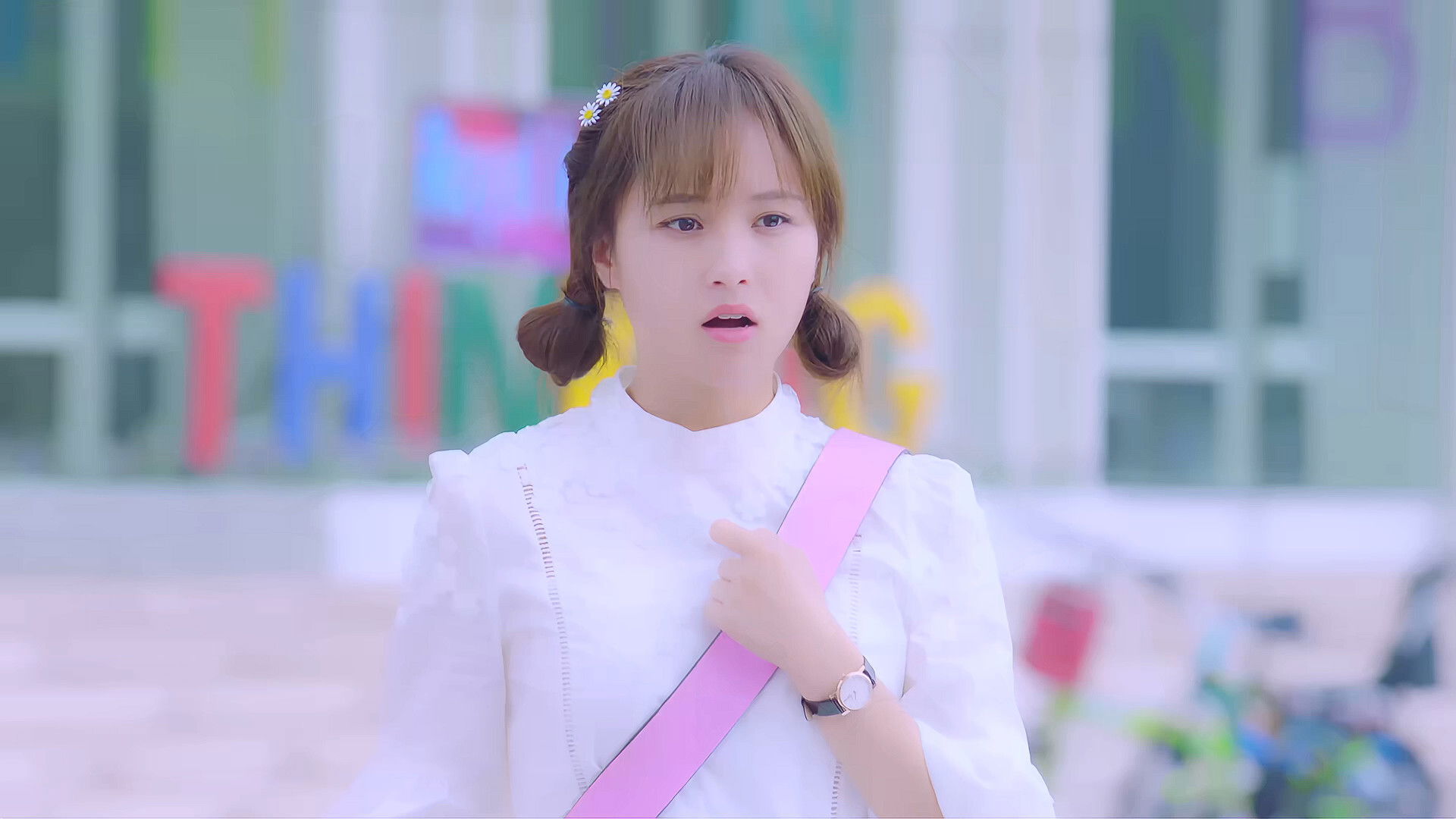 Backdrop for 特工总裁校花宠妻