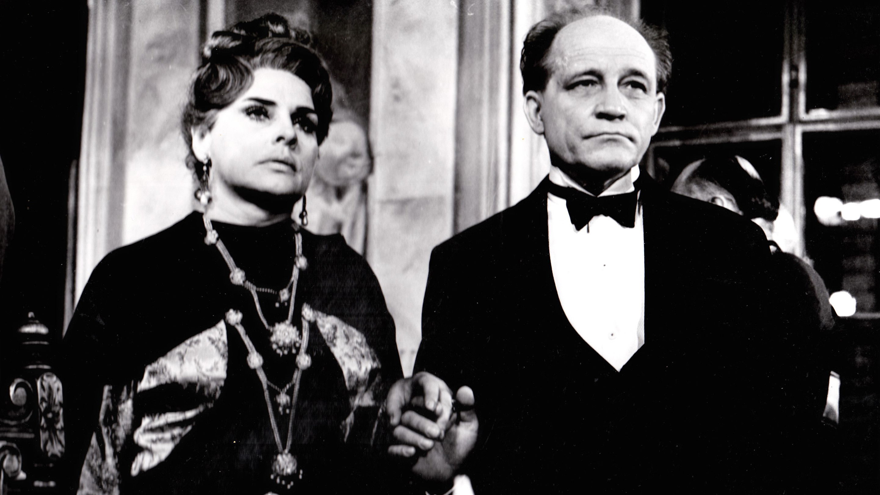 Backdrop for Moudrý Engelbert