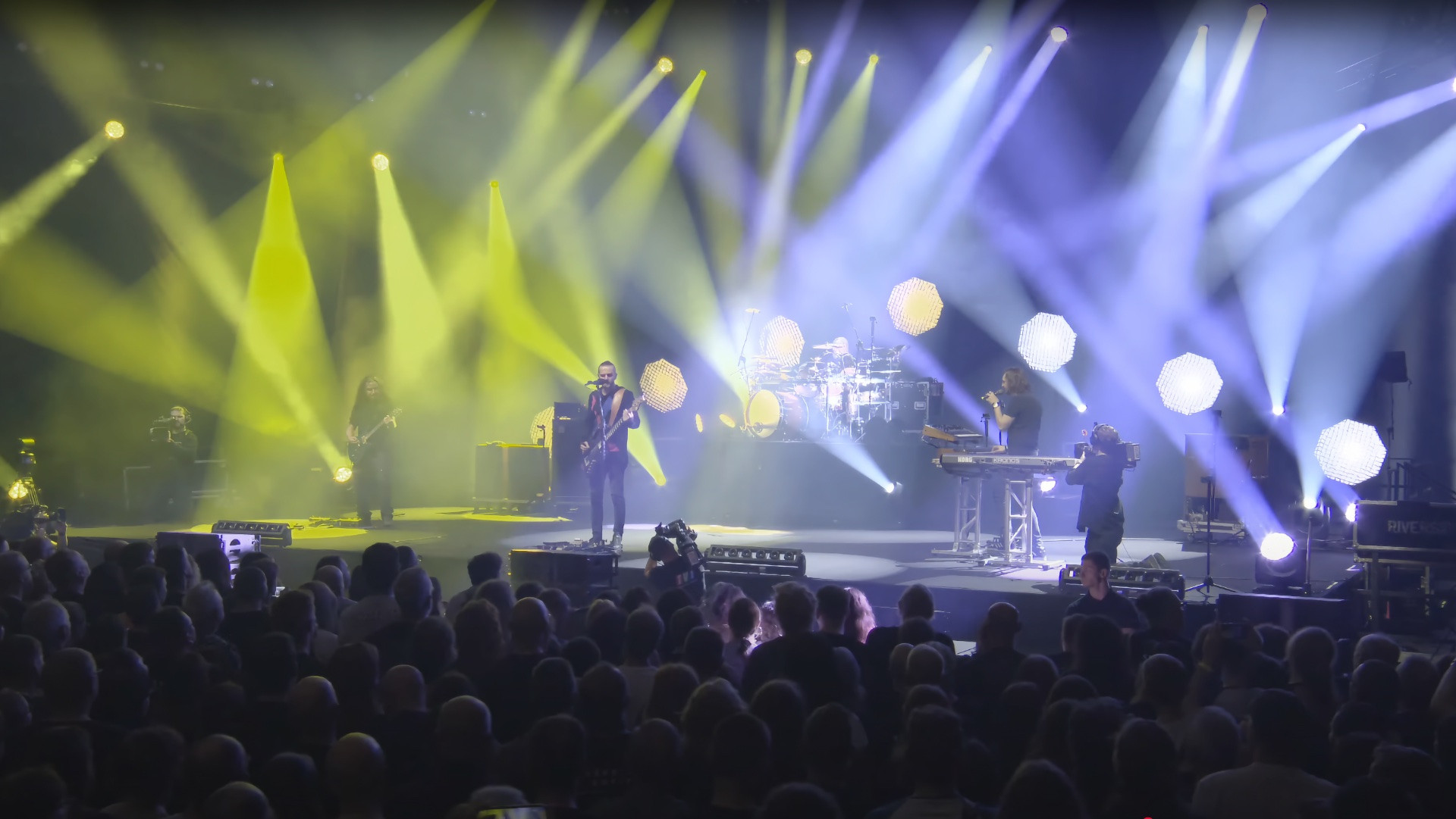 Backdrop for Riverside: Live ID.