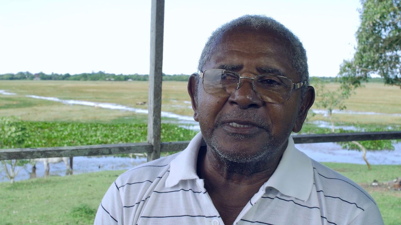 Backdrop for Encantados do Cri-ú