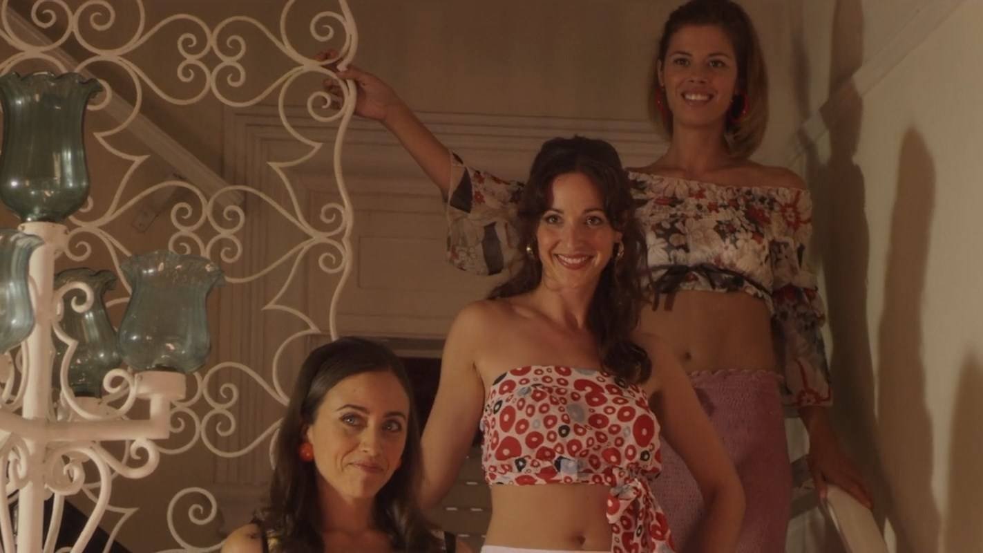 Backdrop for Benidorm Mon Amour