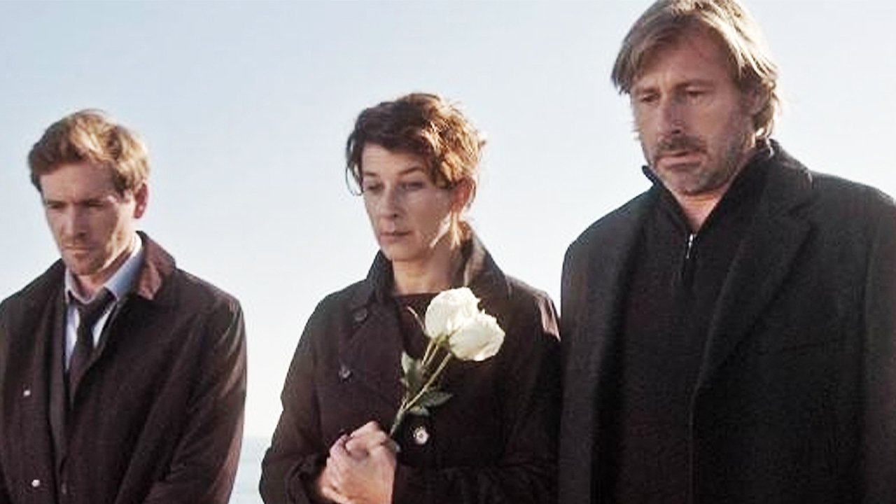 Backdrop for Au nom des fils