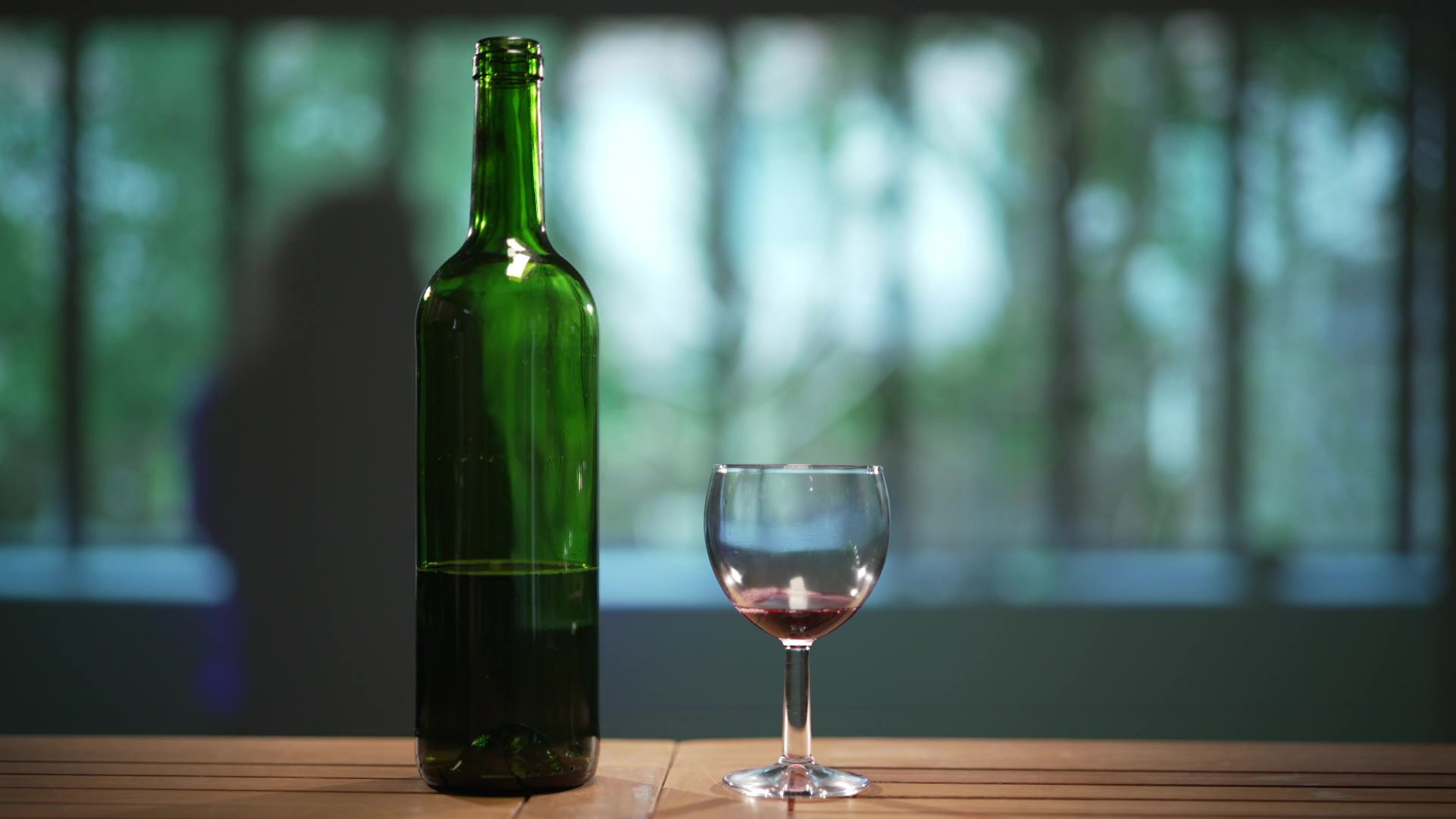 Backdrop for Alcool au féminin, elles brisent le tabou