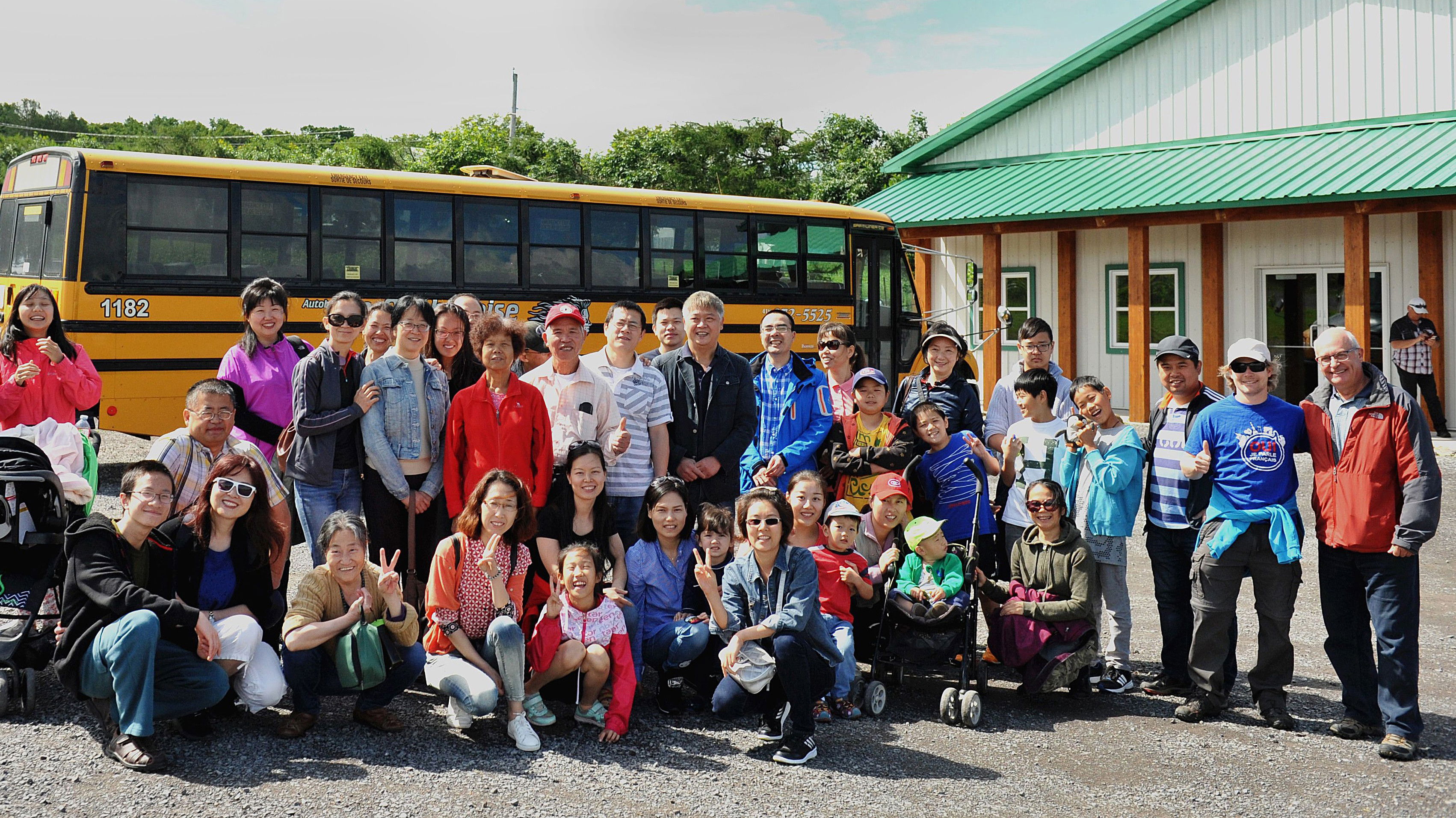 Backdrop for Les Chinois dépannent