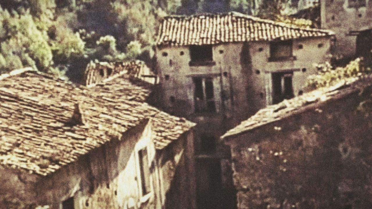 Backdrop for In Calabria