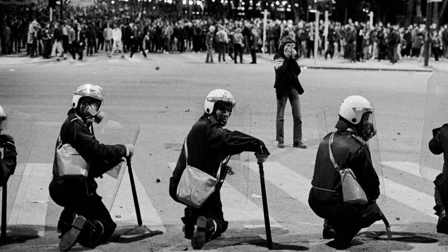 Backdrop for All makt til ingen