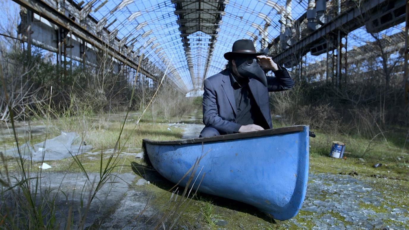 Backdrop for The first wave - Milan in the time of Covid-19