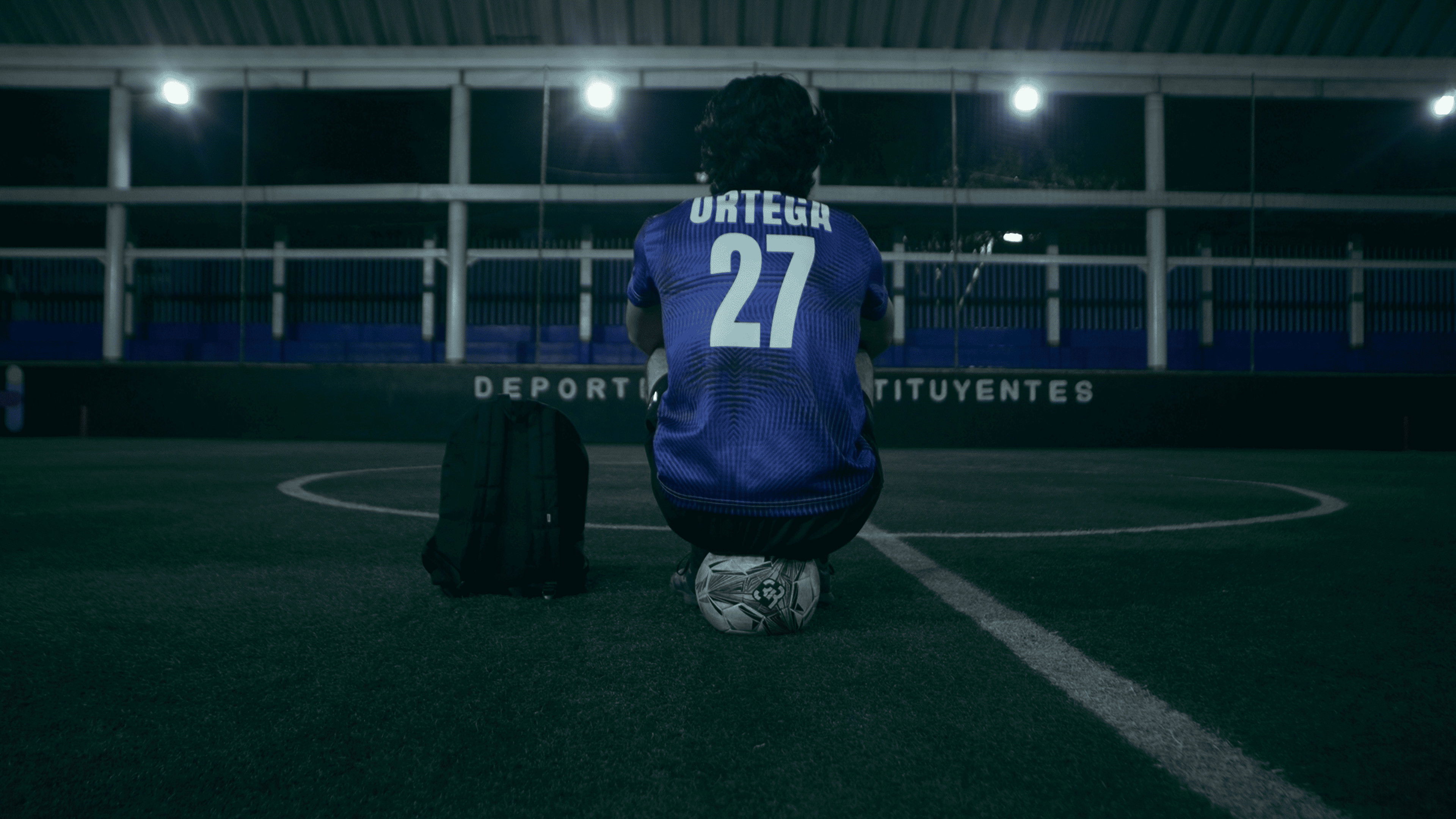 Backdrop for Dentro de Líneas