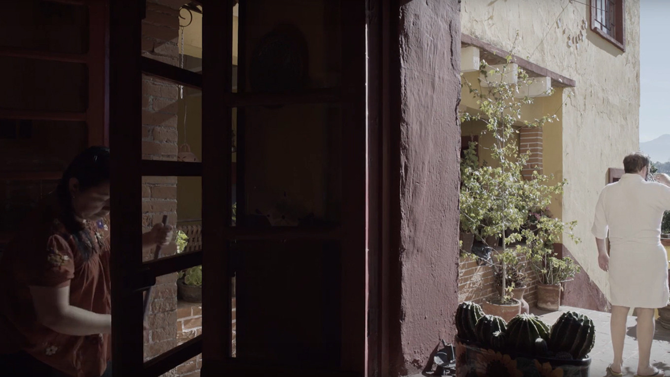 Backdrop for Las mujeres invisibles