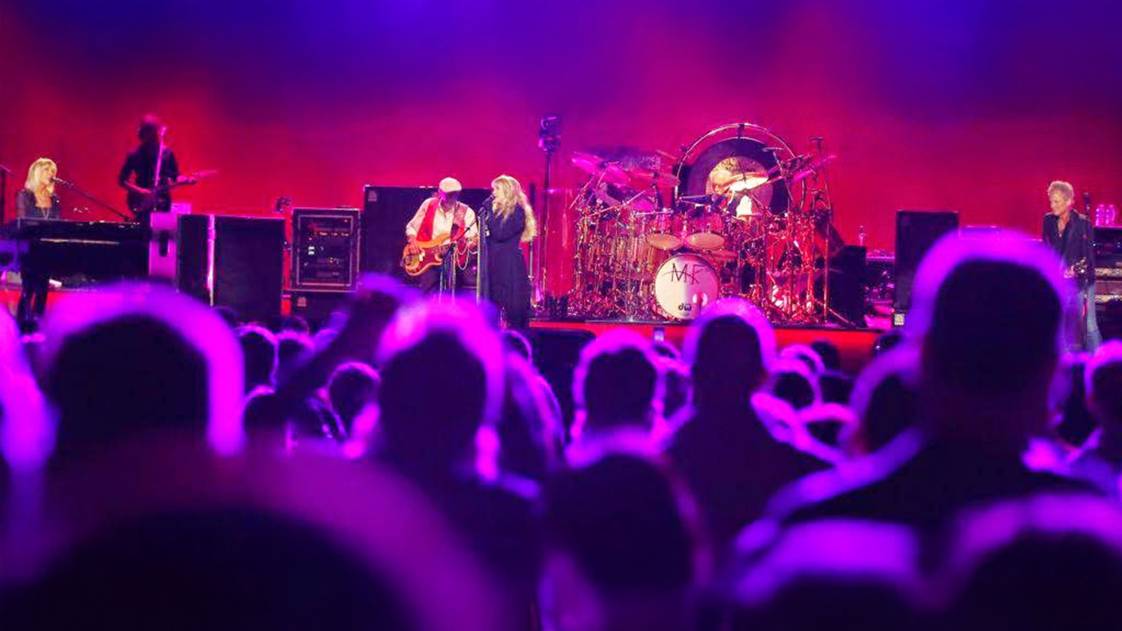 Backdrop for Fleetwood Mac - Live at Target Center