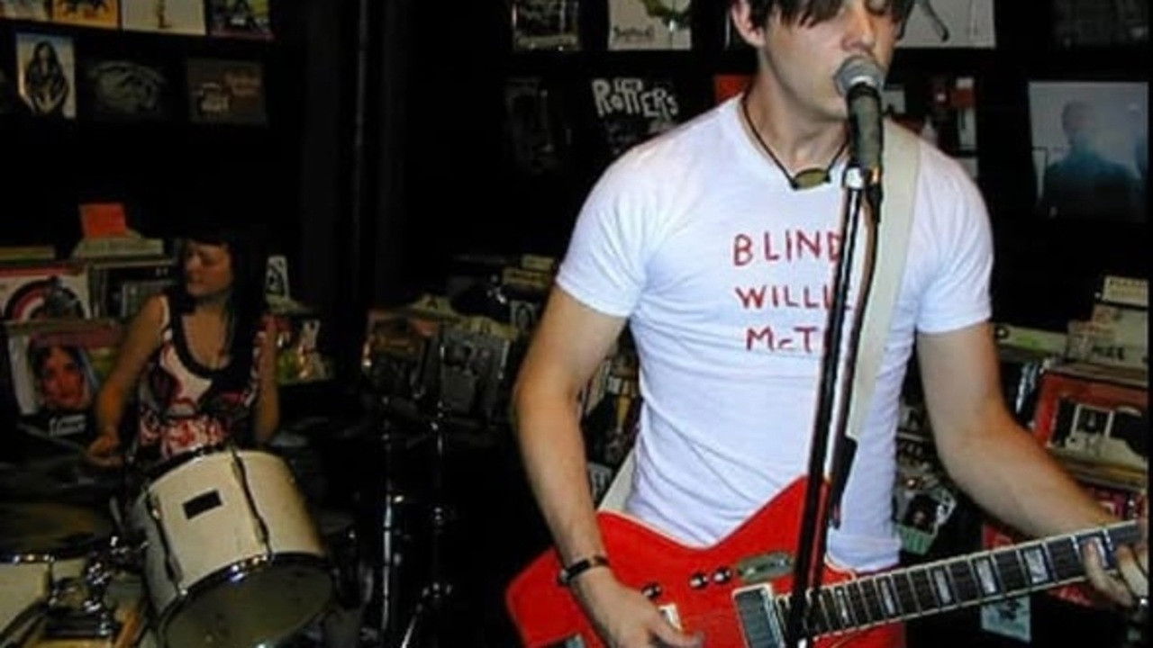 Backdrop for The White Stripes: Live at Fallout Records