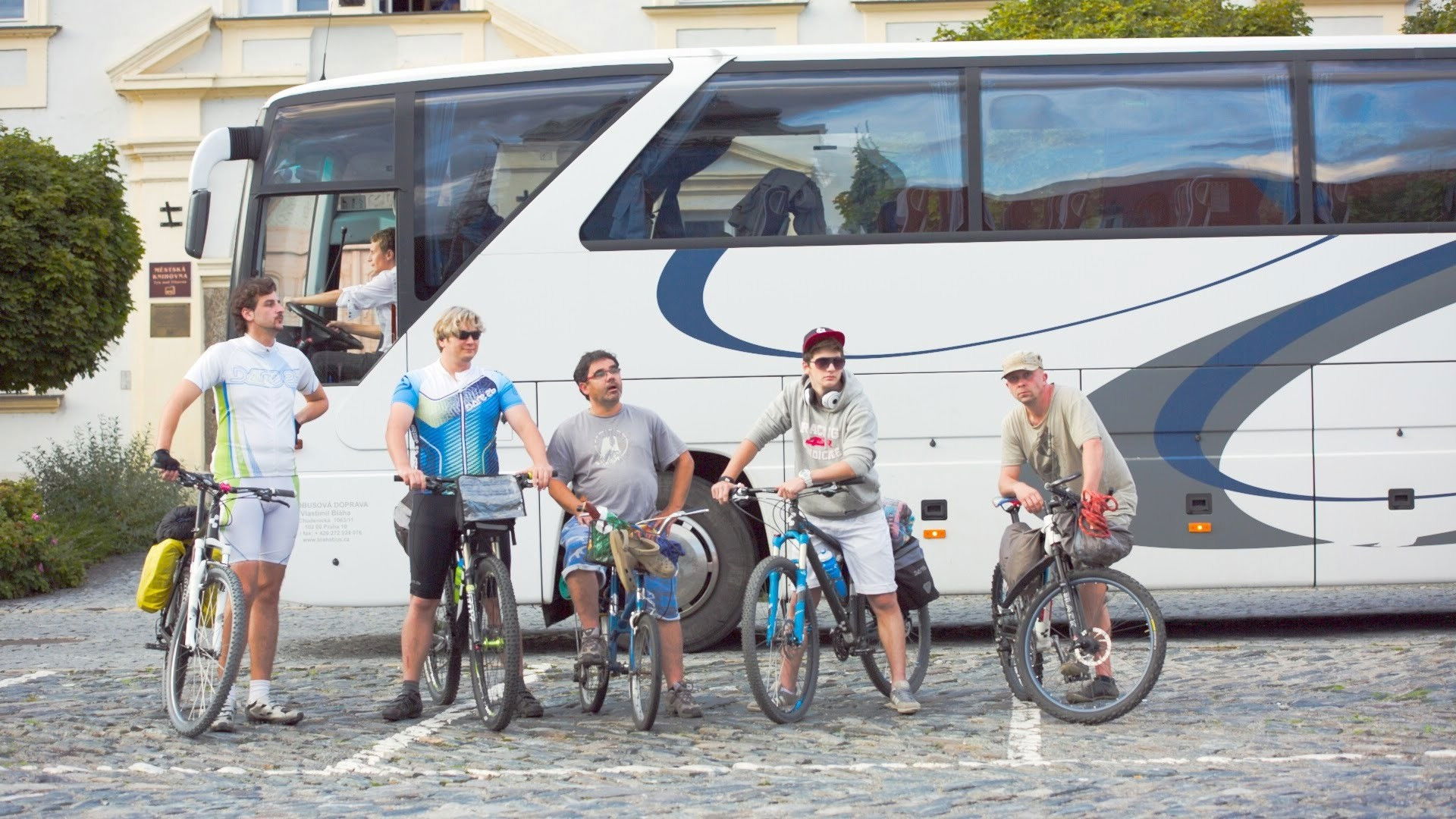 Backdrop for Musíme se sejít