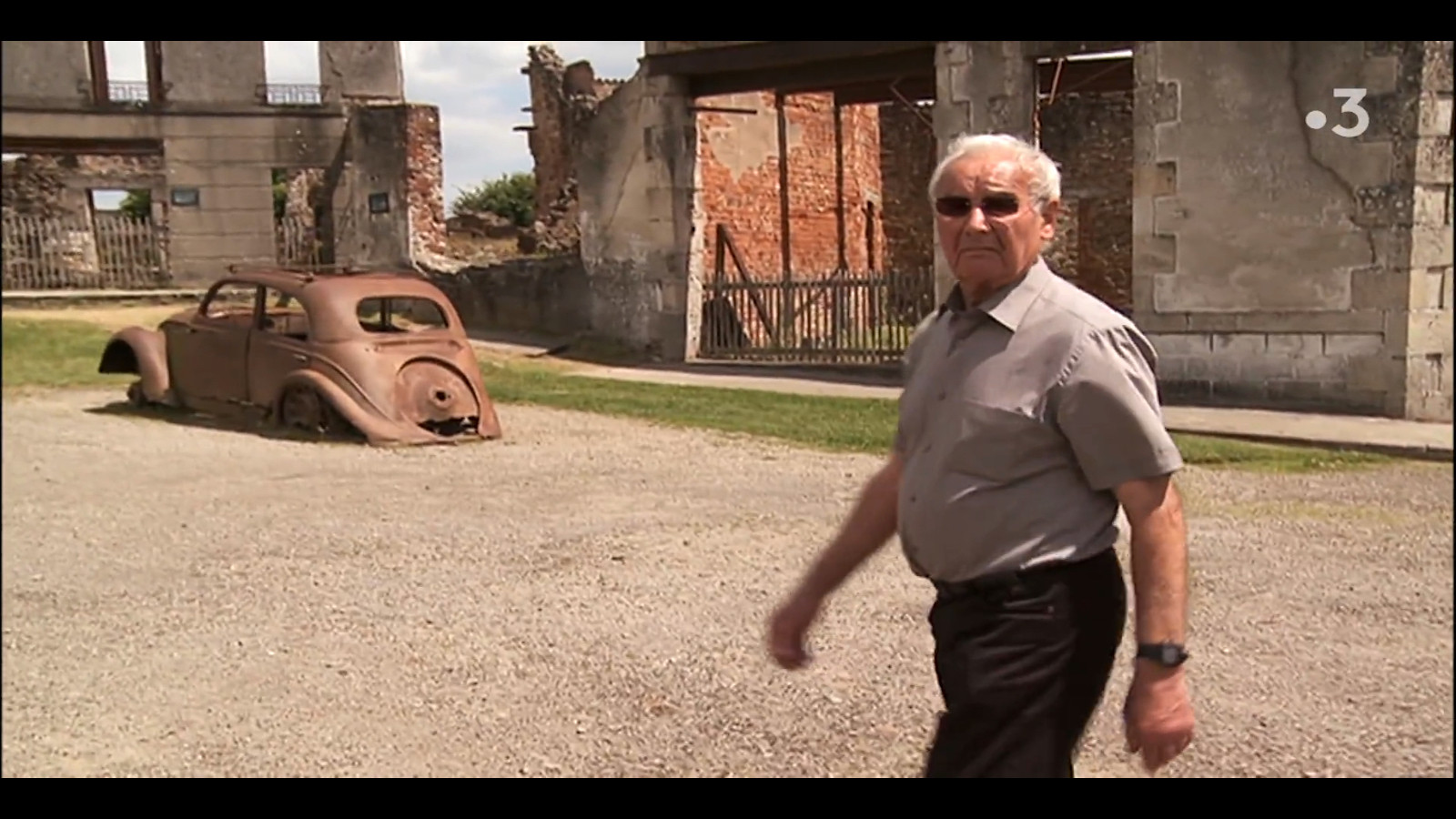 Backdrop for Une vie avec Oradour