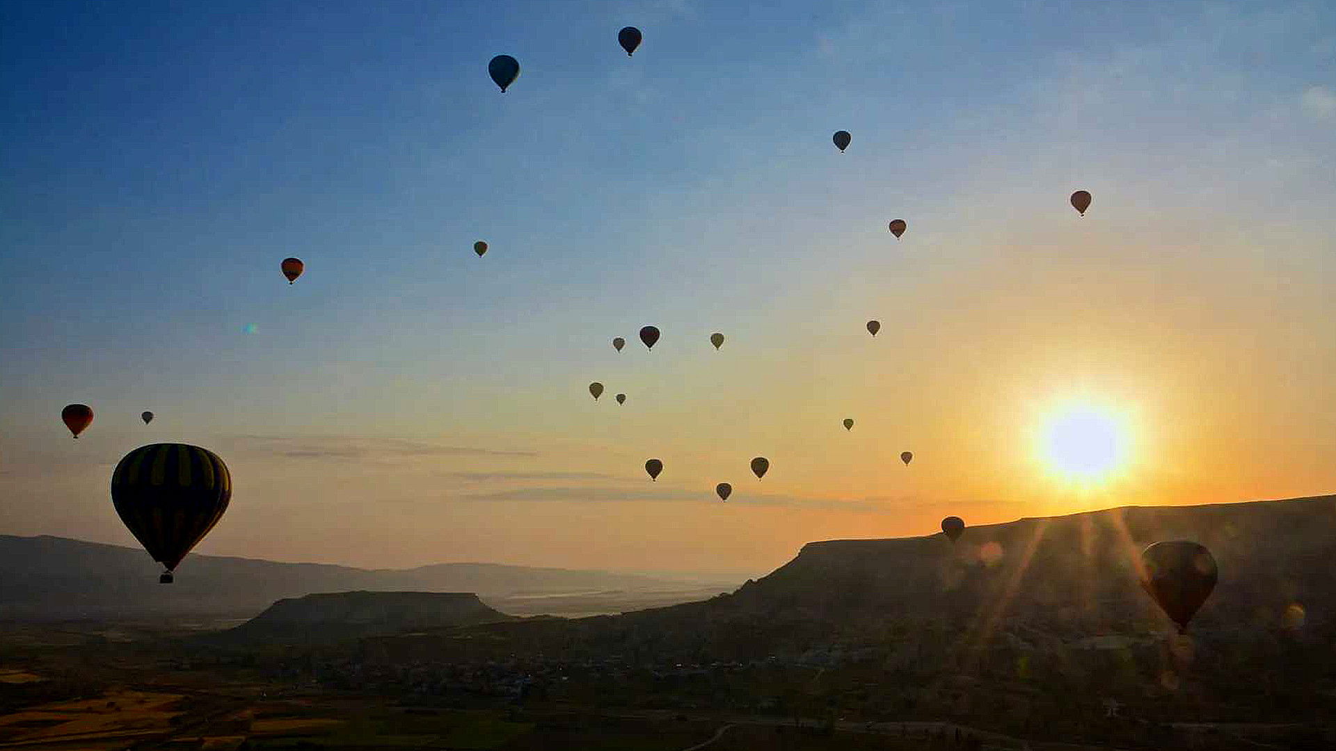 Backdrop for Manisnya Cinta Di Cappadocia