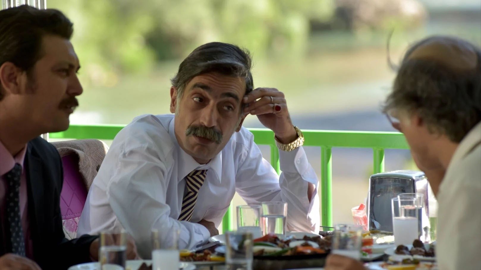 Backdrop for Başkan