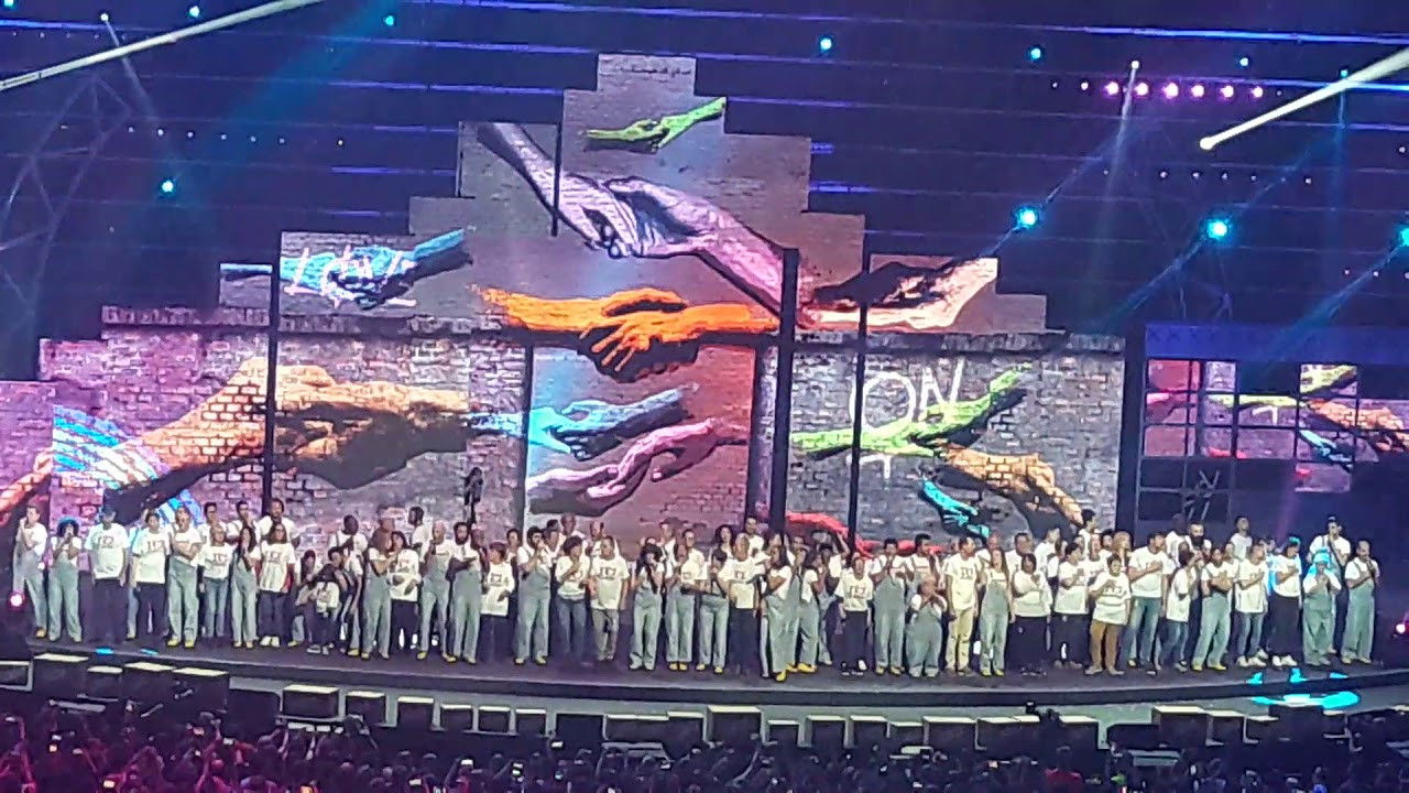 Backdrop for Les Enfoirés 2019 - Le Monde des Enfoirés