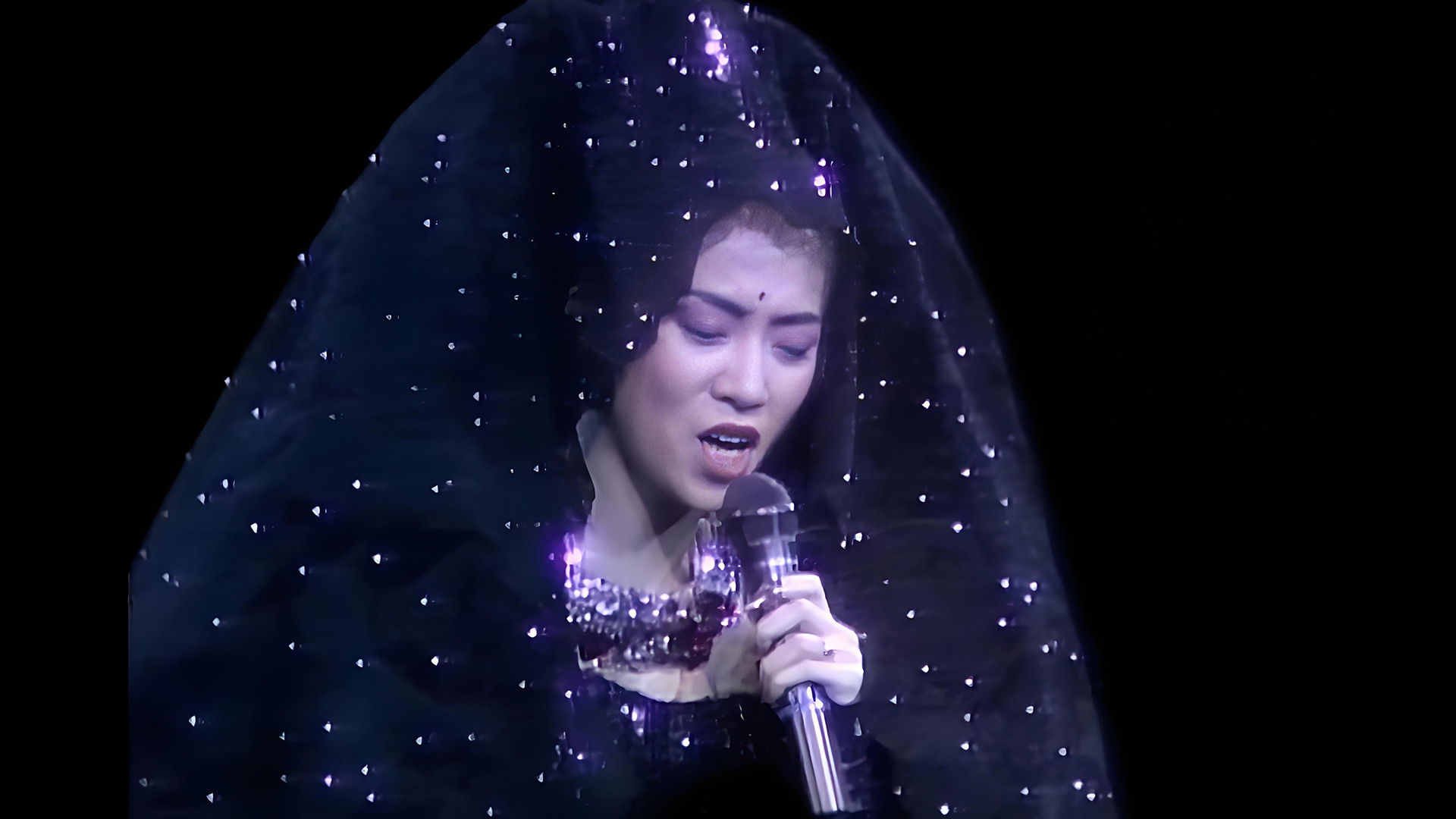 Backdrop for 百變梅艷芳再展光華87‐88演唱會